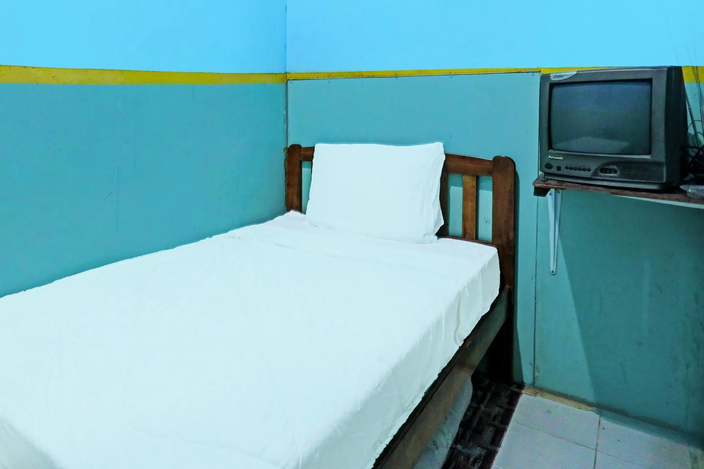 Bedroom, Bed in Hotel O Homestay Semarang Baru SyariahNearNagoya Hill Shopping Mall
