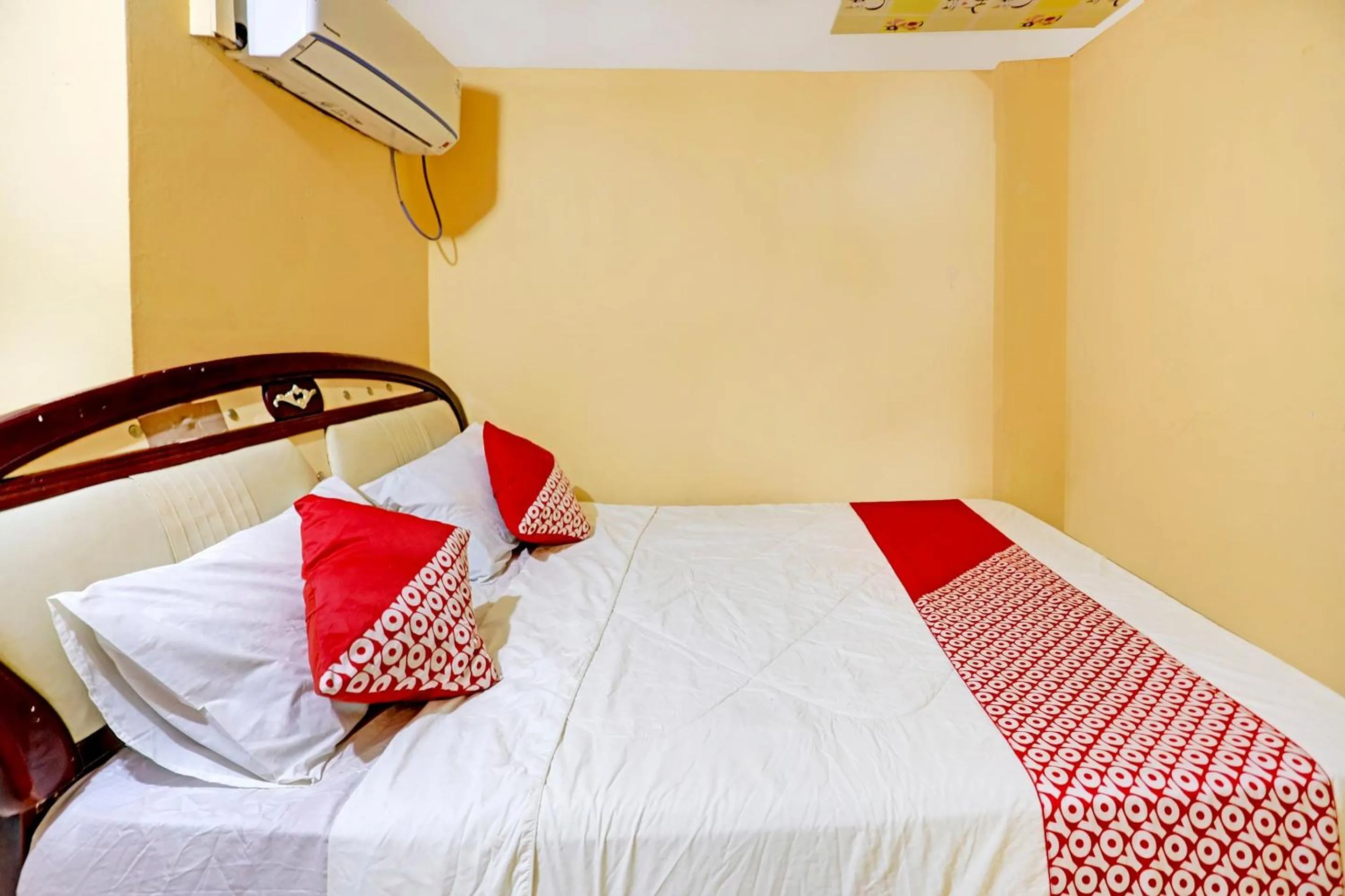 Bedroom, Bed in Hotel O Abi Manyu Syariah