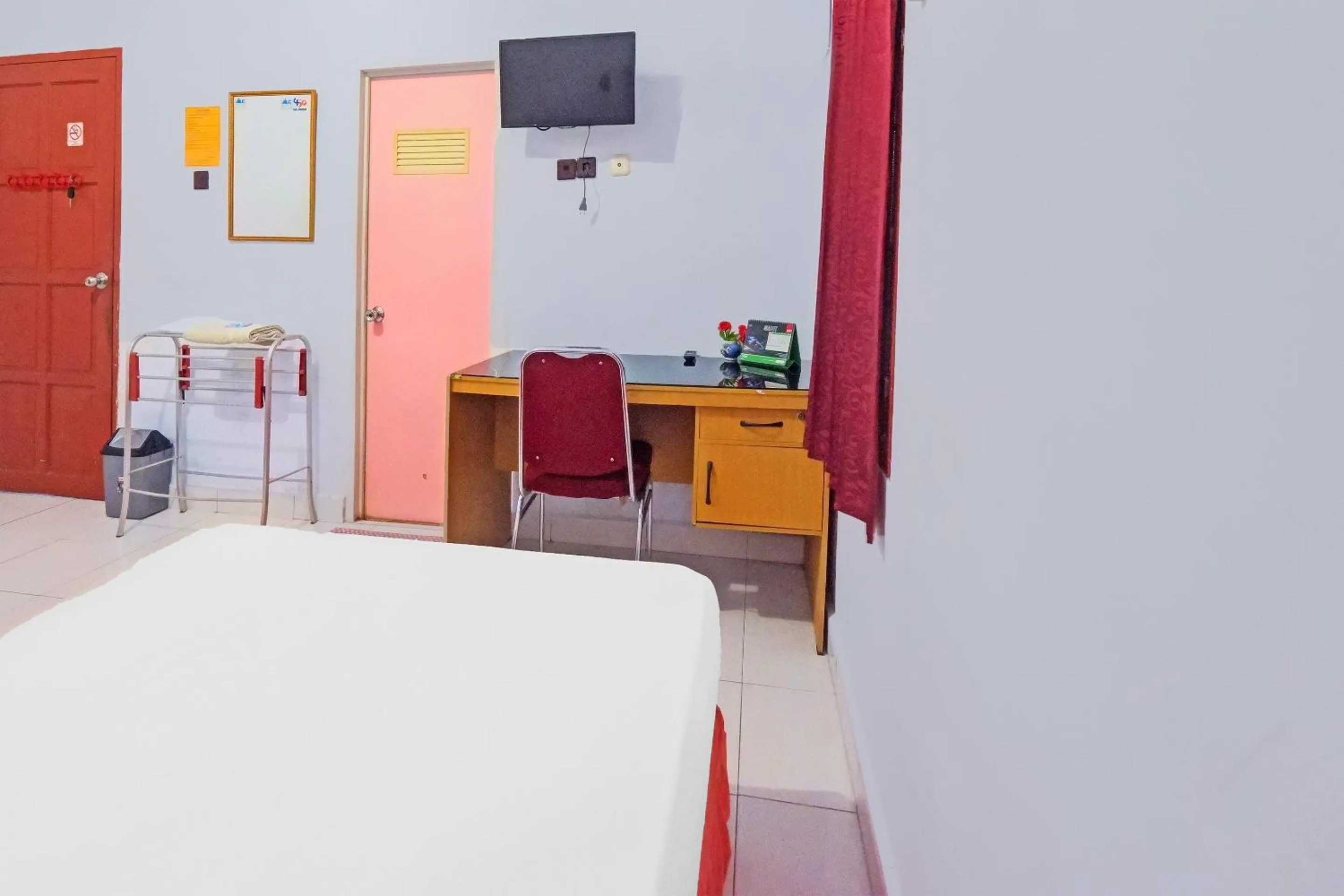 Bedroom in Hotel O Wisma Arwini Syariah Near Benteng Balangnipa