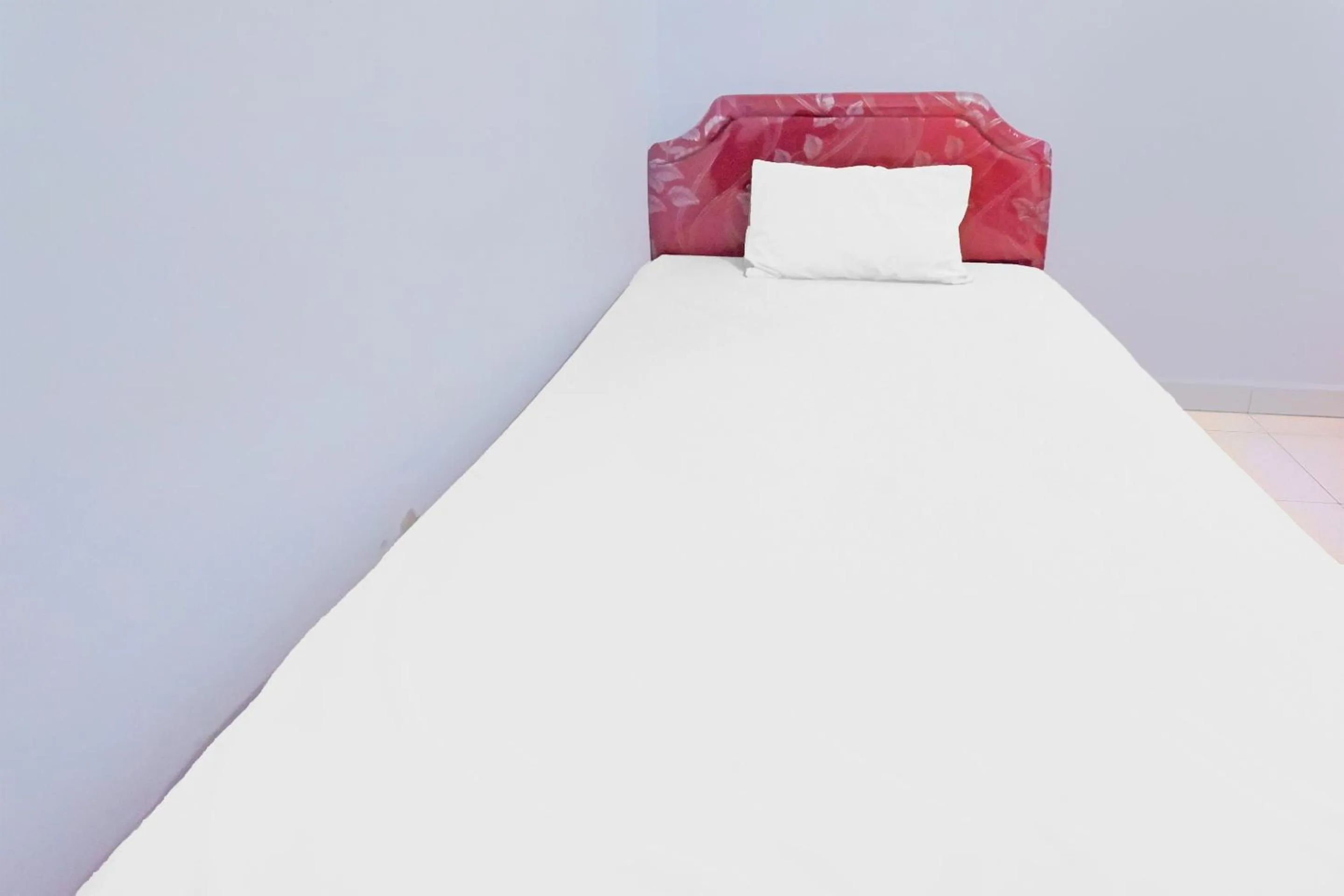 Bedroom in Hotel O Wisma Arwini Syariah Near Benteng Balangnipa