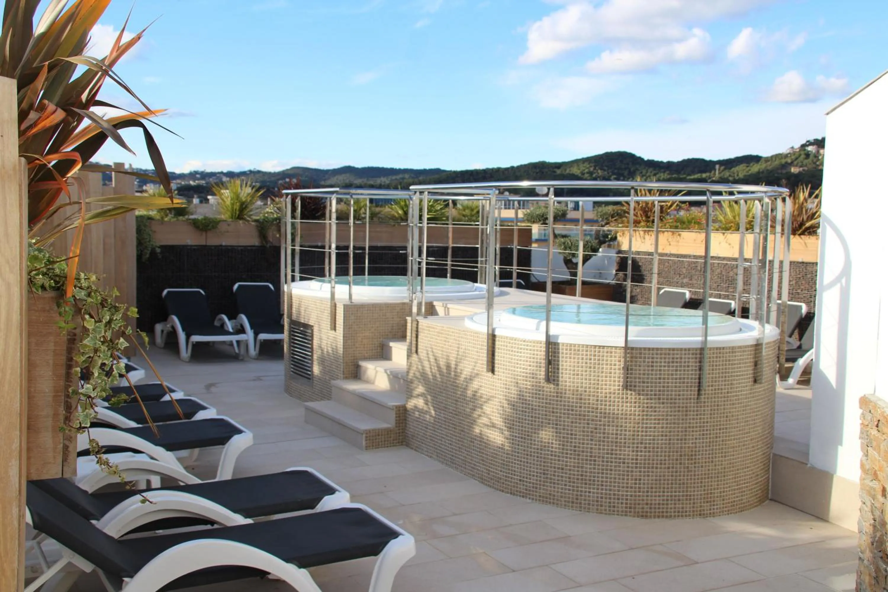 Swimming pool in Hotel Astoria Park