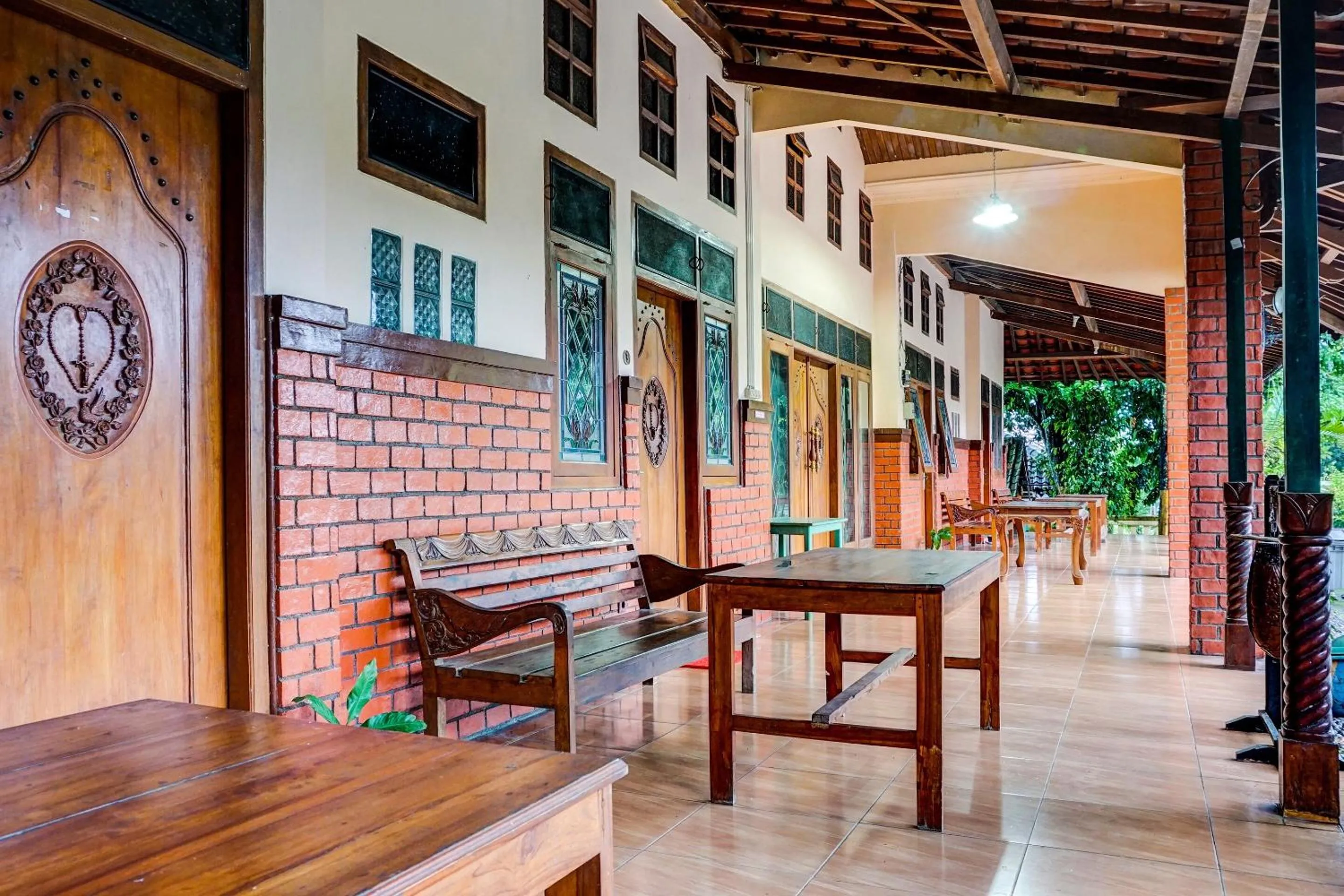 Lobby or reception in Hotel O Griyo Werdiningsih