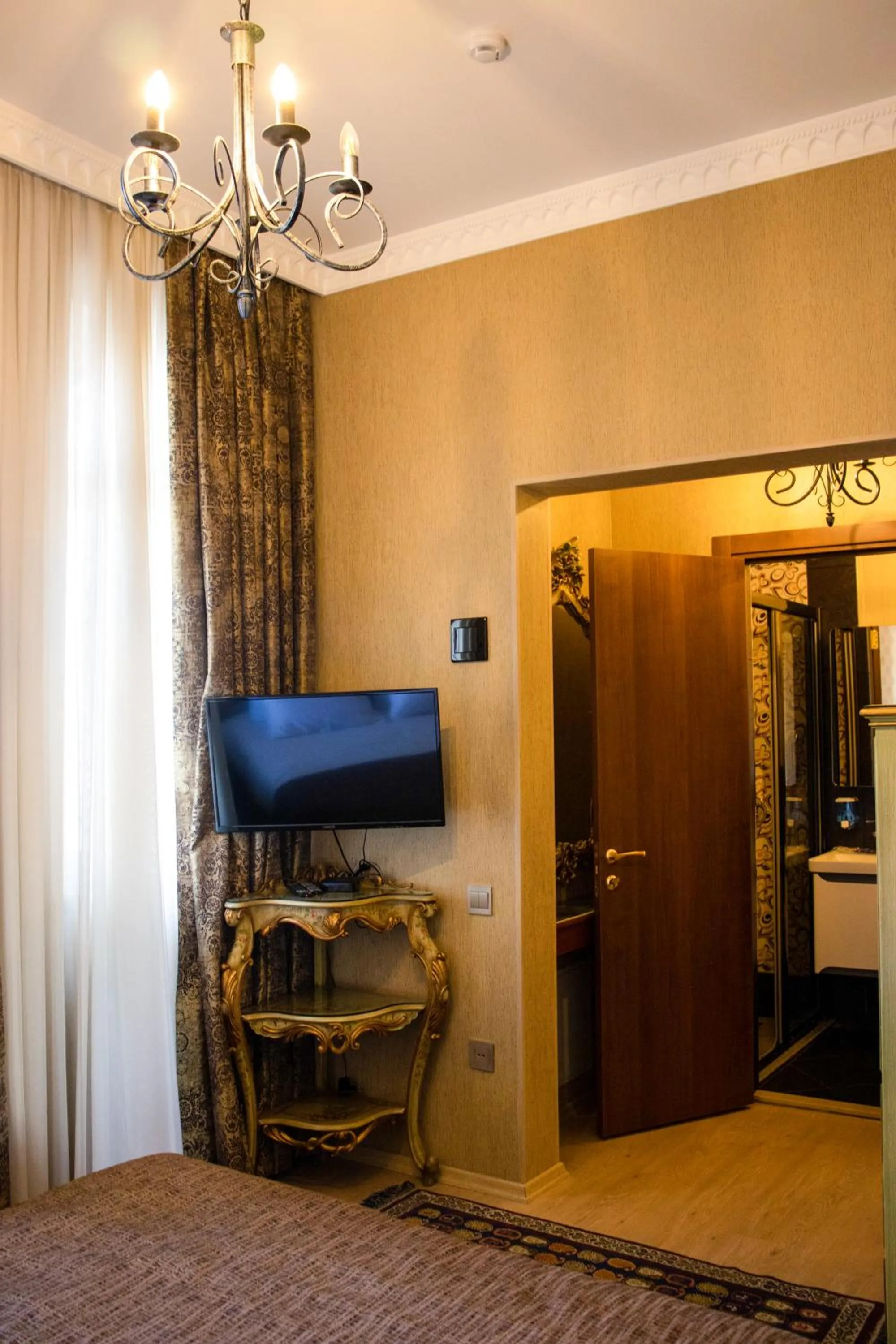 La Casa Old City Hotel