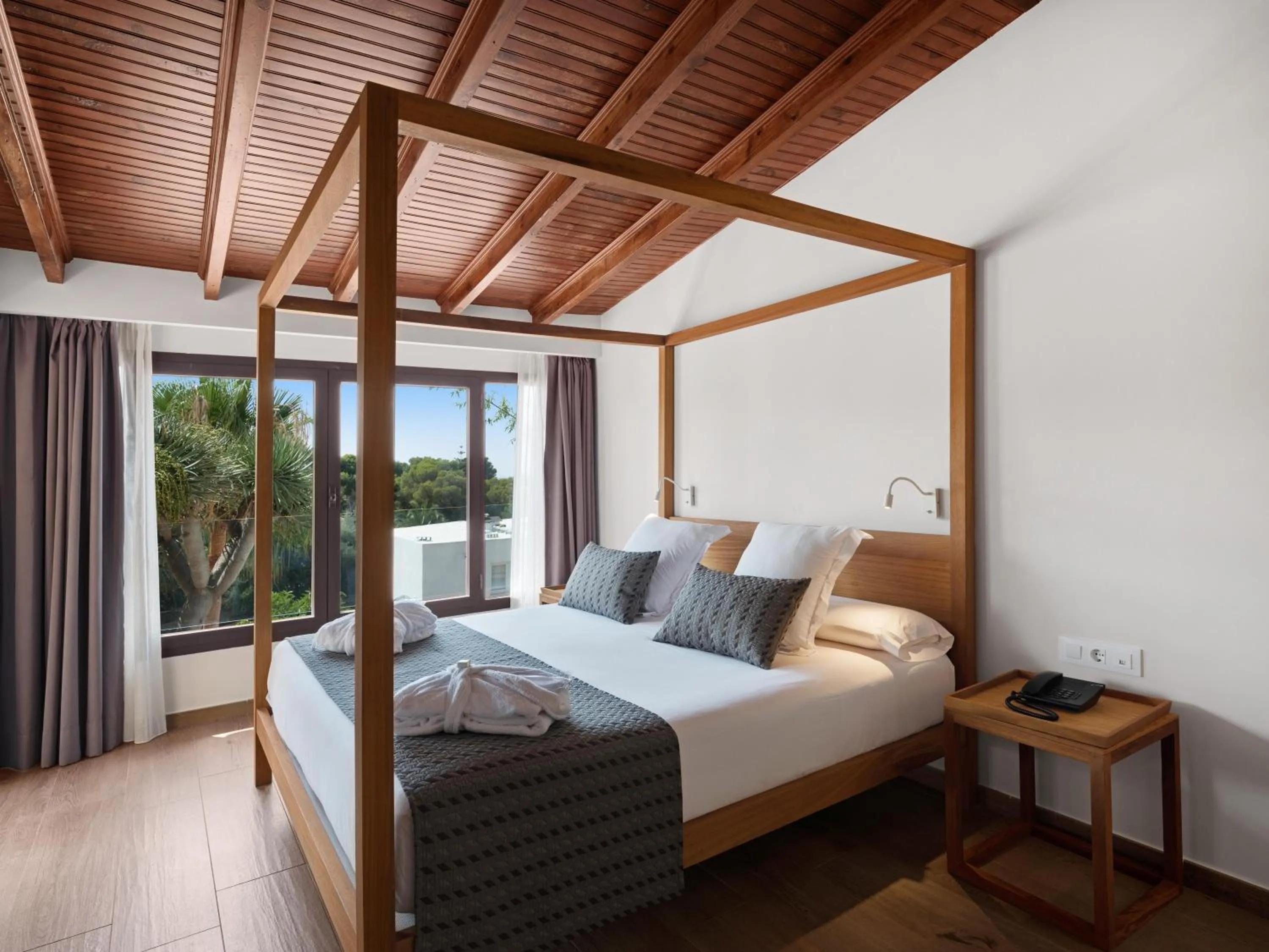 Photo of the whole room, Bed in Tacande Portals