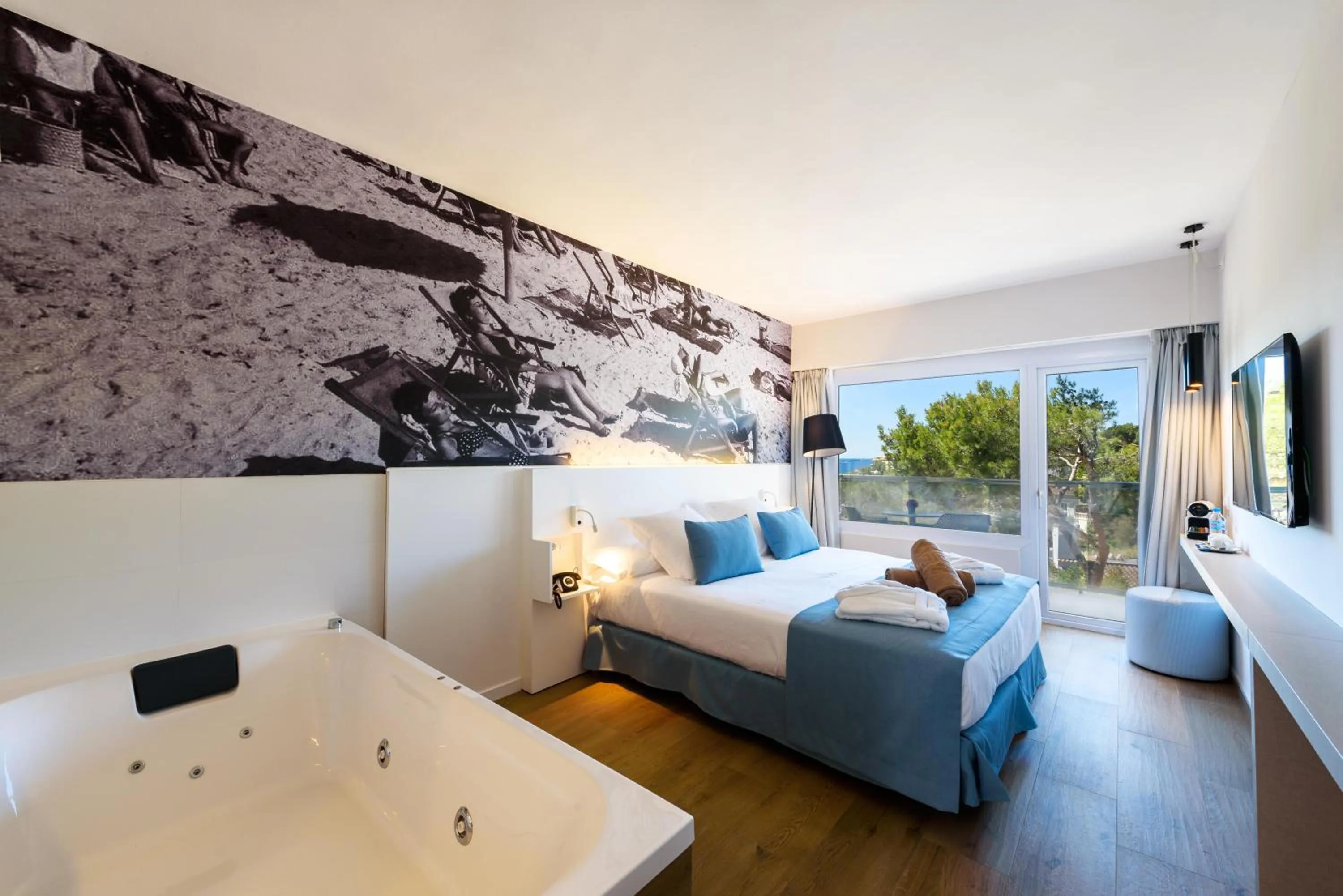 Photo of the whole room, Bed in Tacande Portals