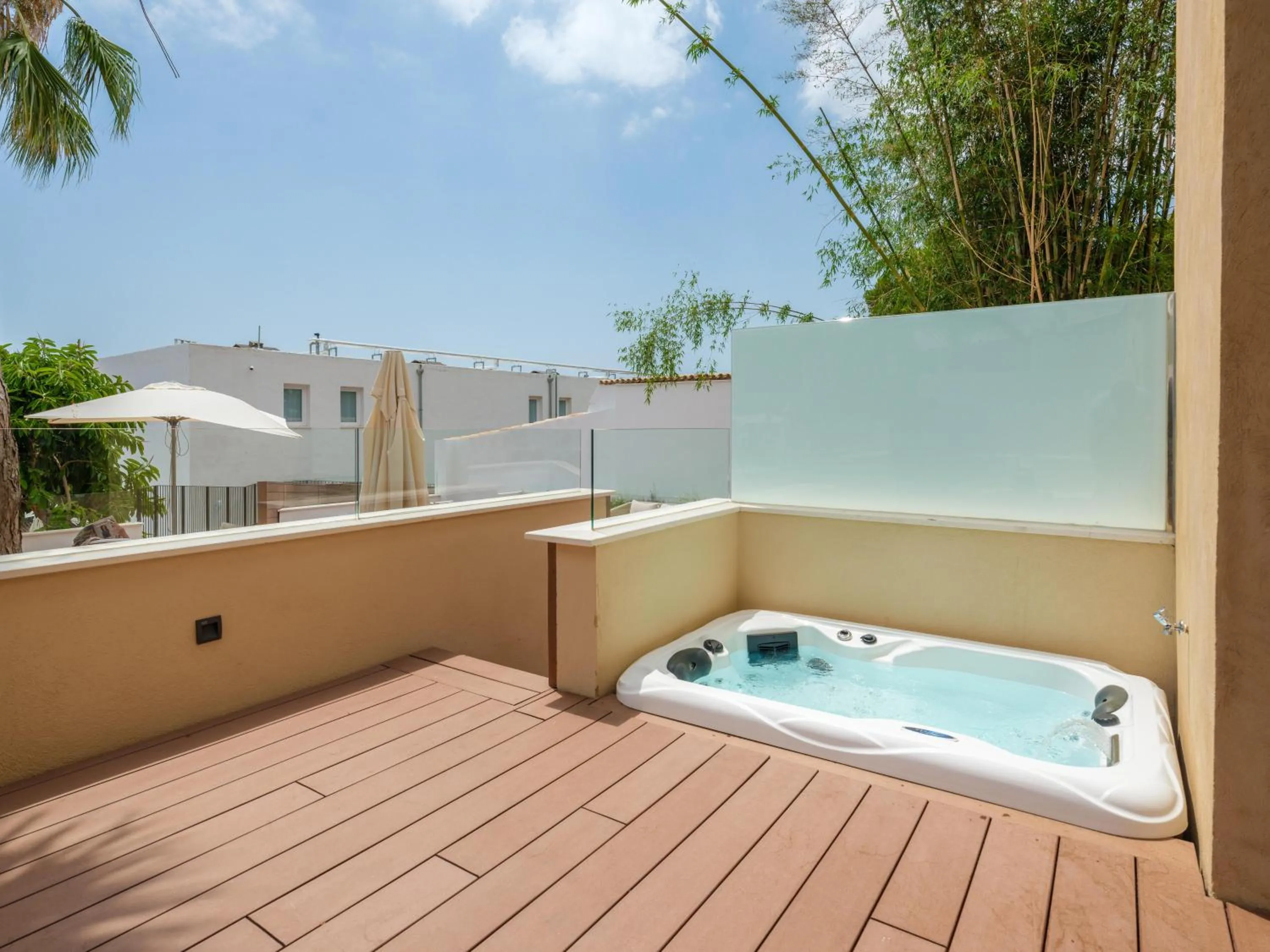 Photo of the whole room in Tacande Portals