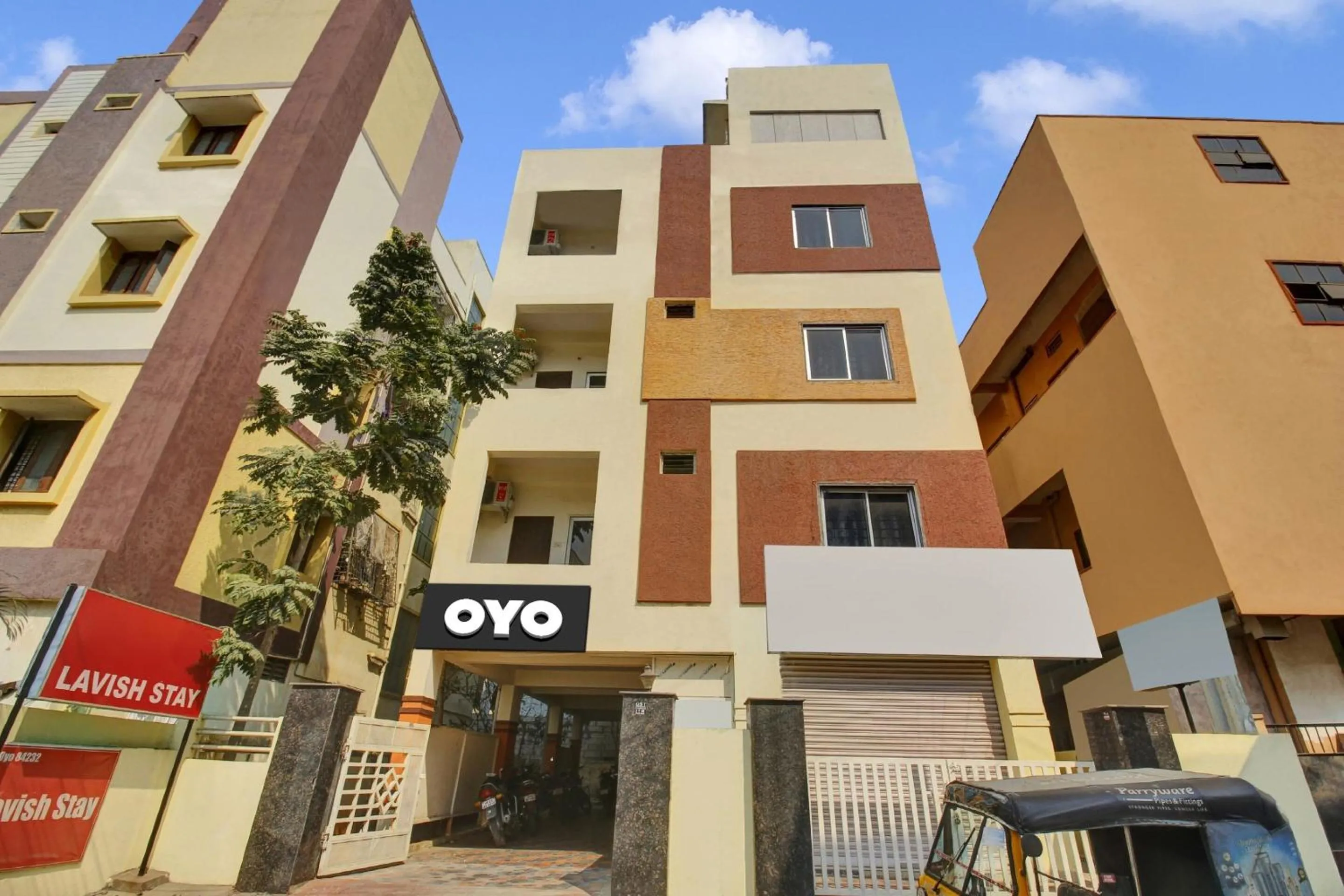 Facade/entrance in Hotel O Lavish Stay