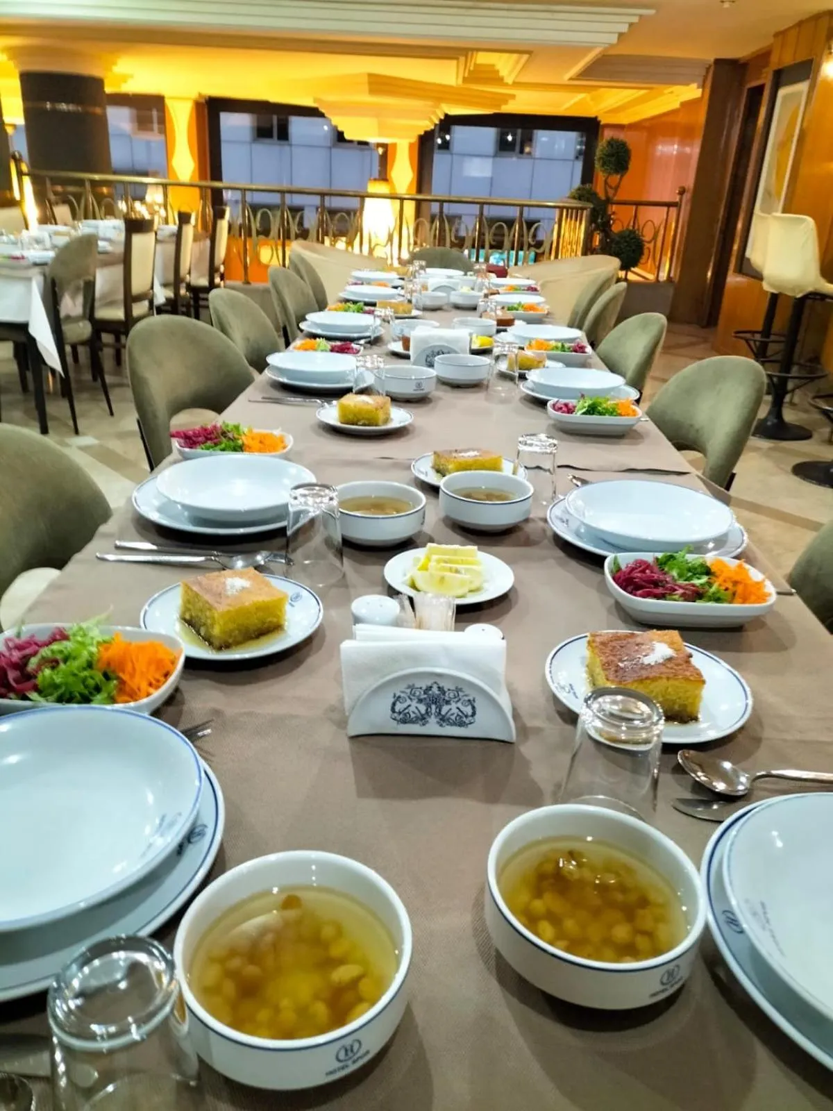 Restaurant/places to eat in SPOR HOTEL