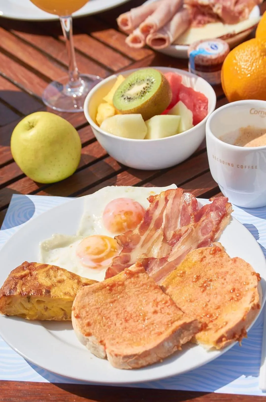 Breakfast in NM Suites by Escampa Hotels