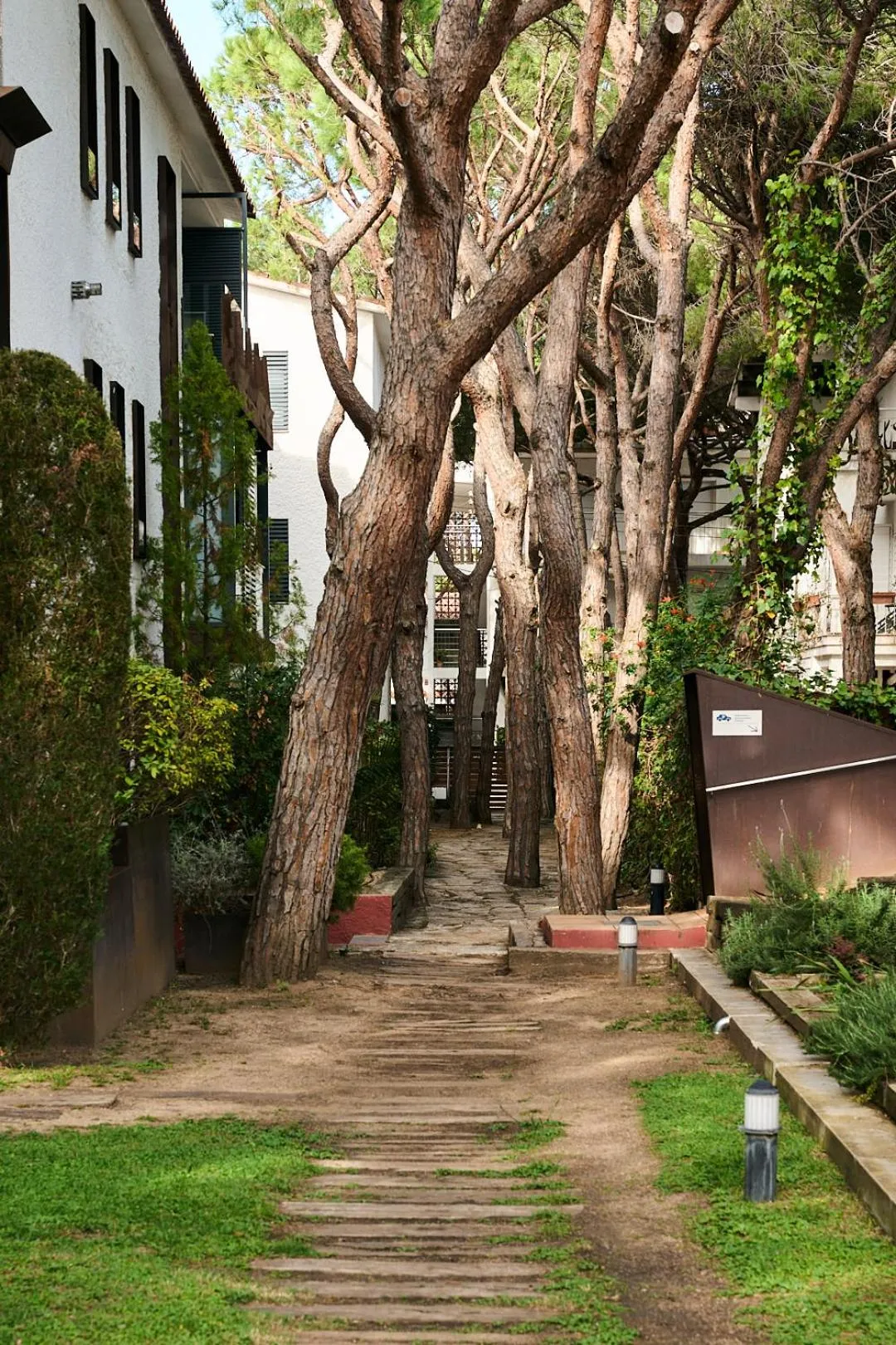 Property building in NM Suites by Escampa Hotels