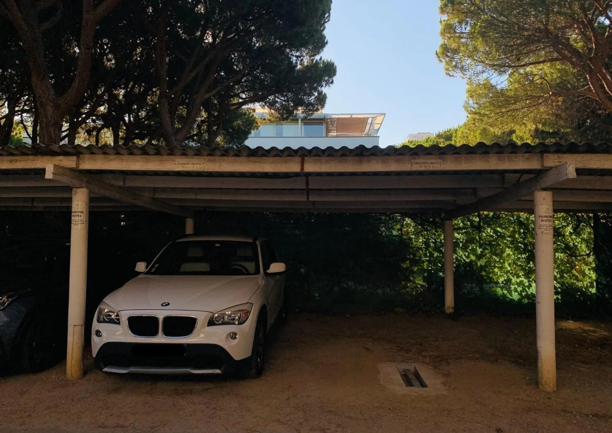 Parking in NM Suites by Escampa Hotels