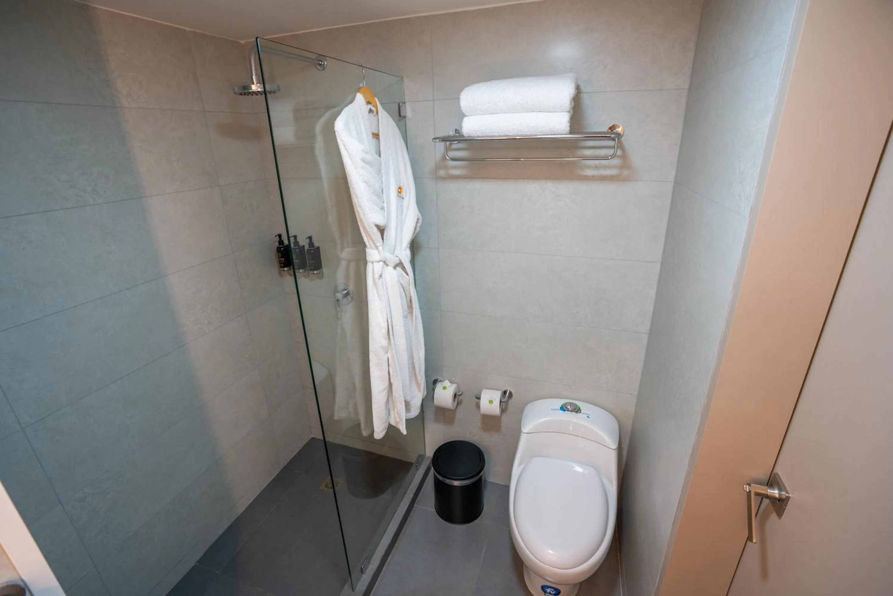 Shower in La Quinta by Wyndham Quito