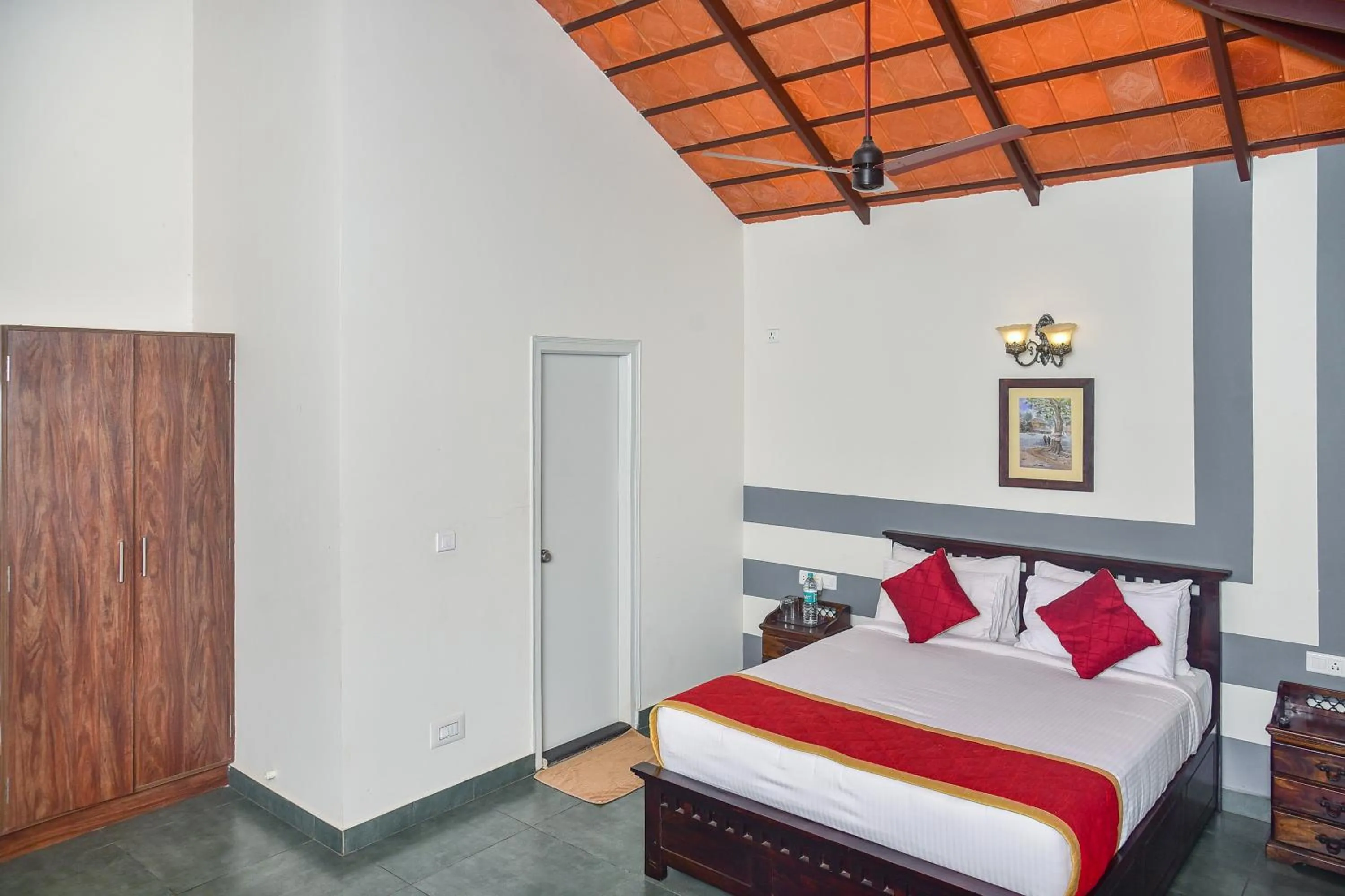 Property building, Bed in Clover Holiday Village