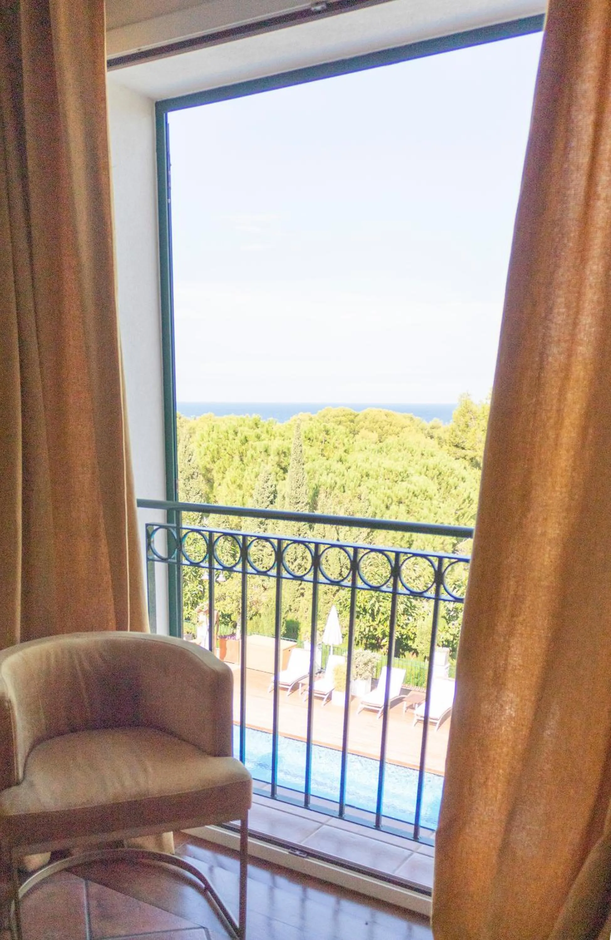 Pool view in Hotel MR Les Rotes