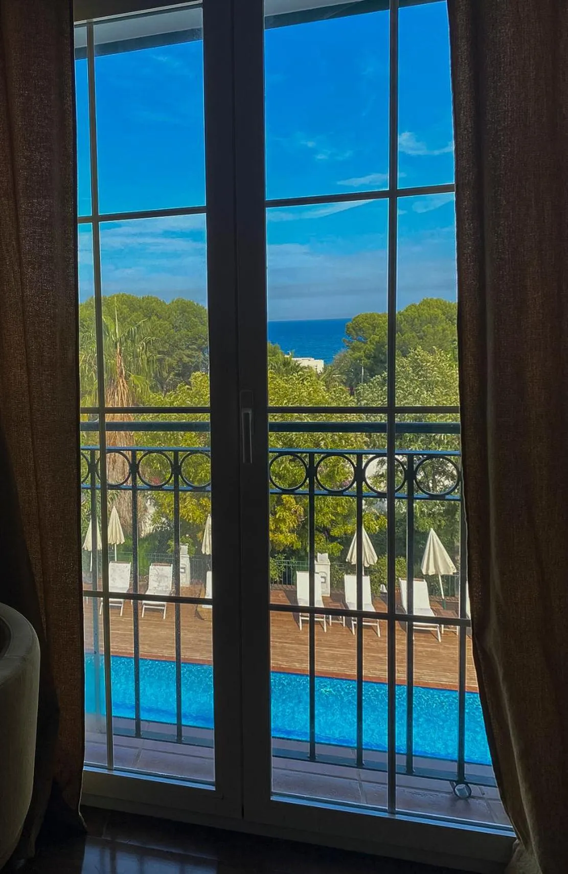 Pool view in Hotel MR Les Rotes