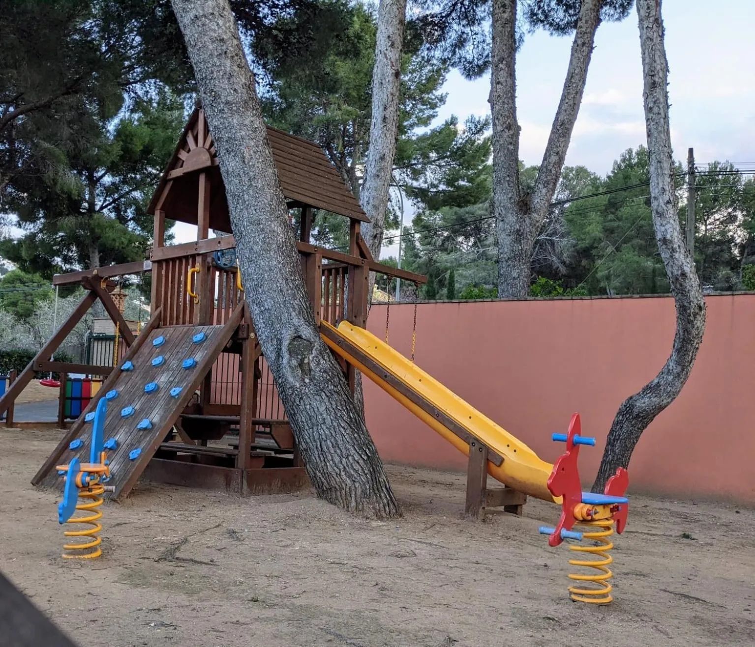 Property building in Hotel MR Les Rotes