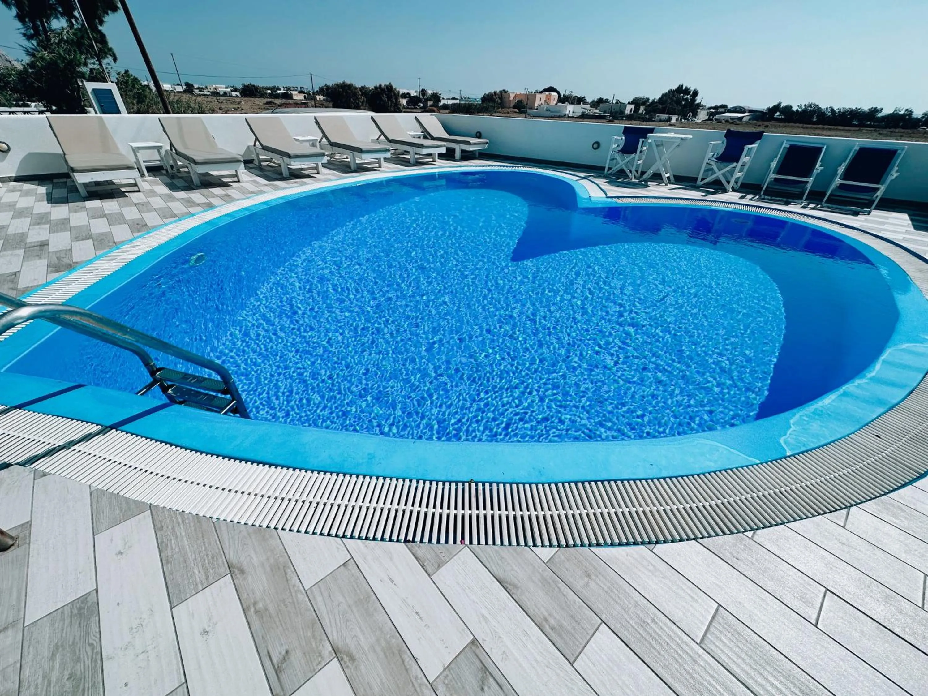 Swimming pool in Honeymoon Beach Studios