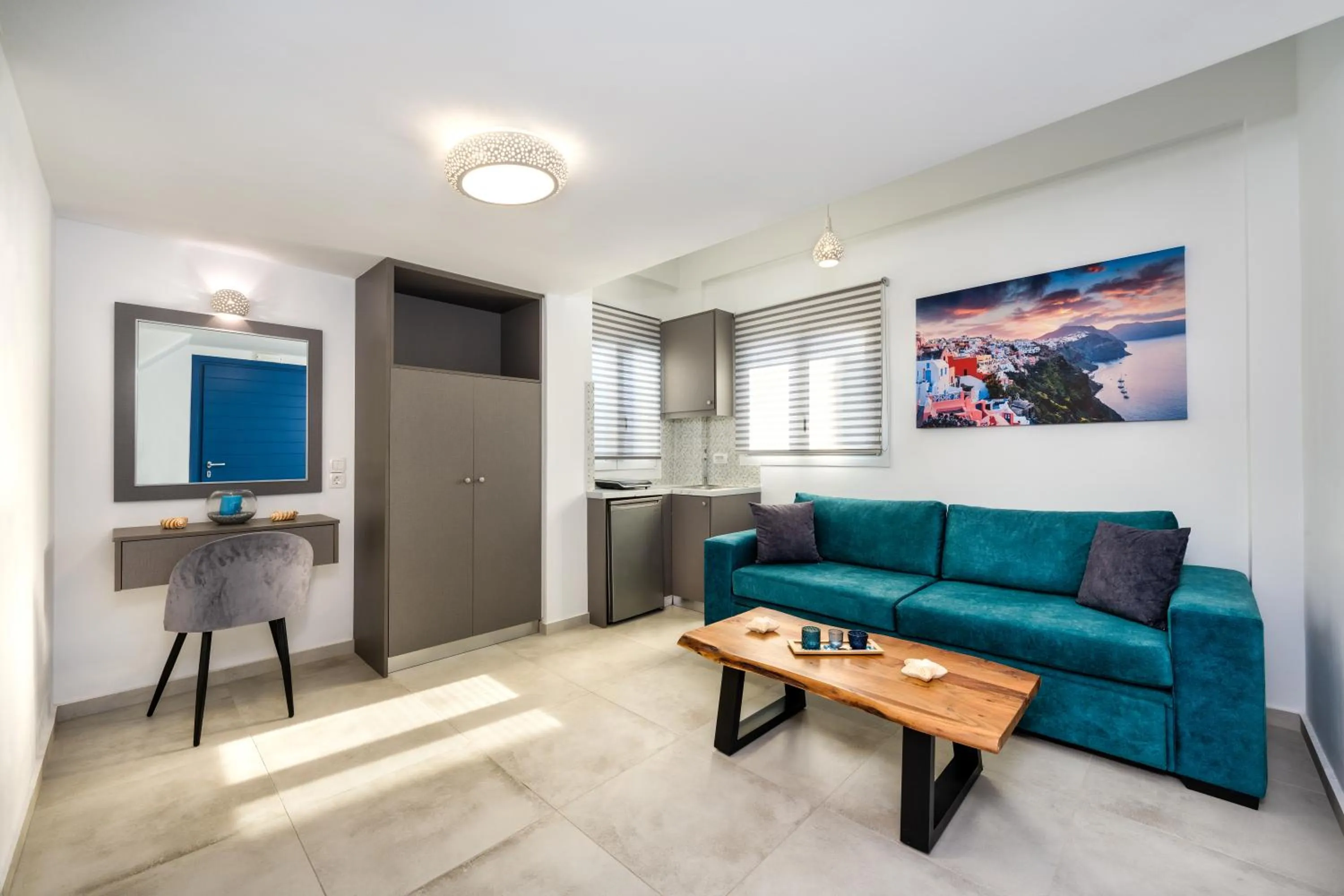 Photo of the whole room in Honeymoon Beach Studios