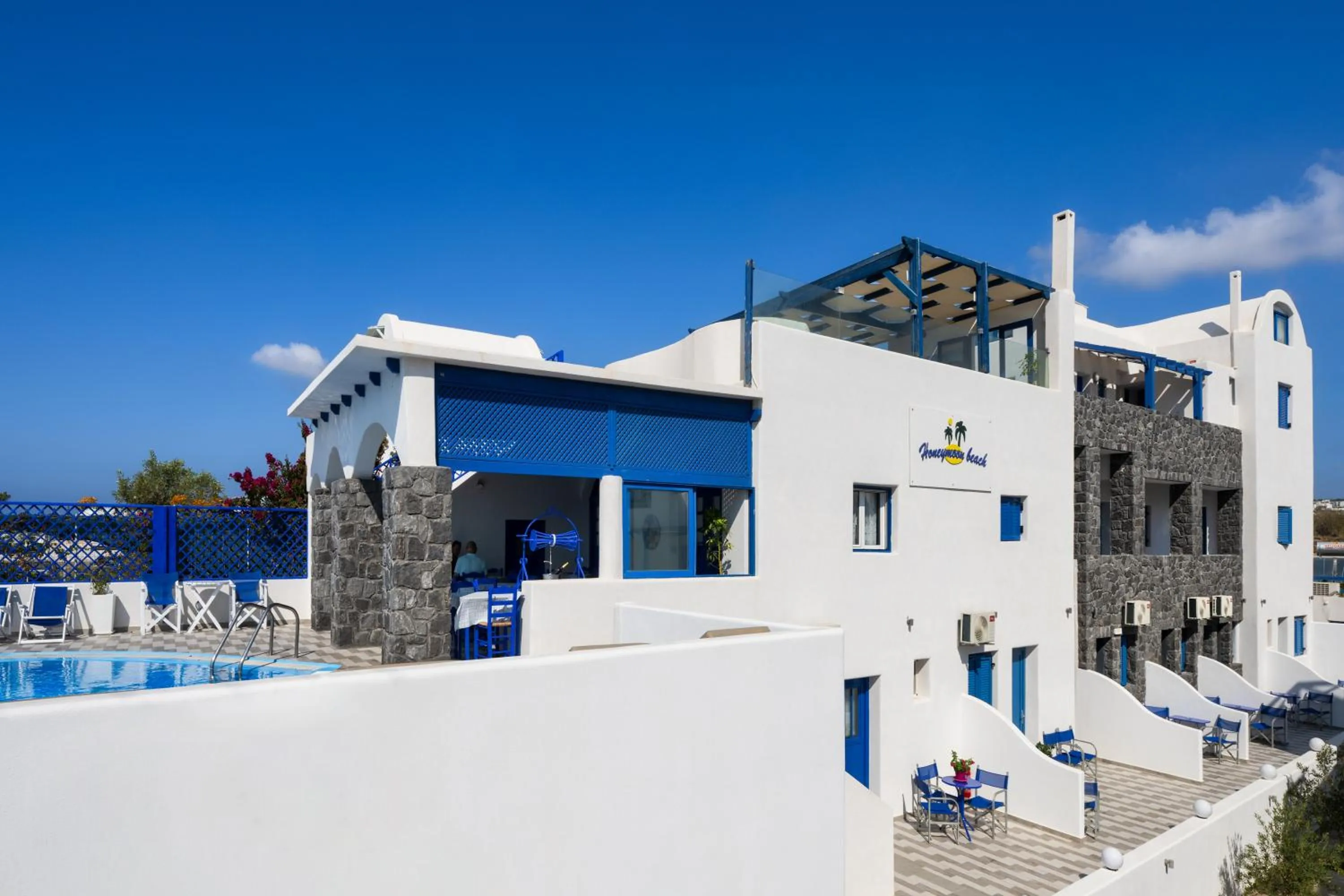 Property building in Honeymoon Beach Studios