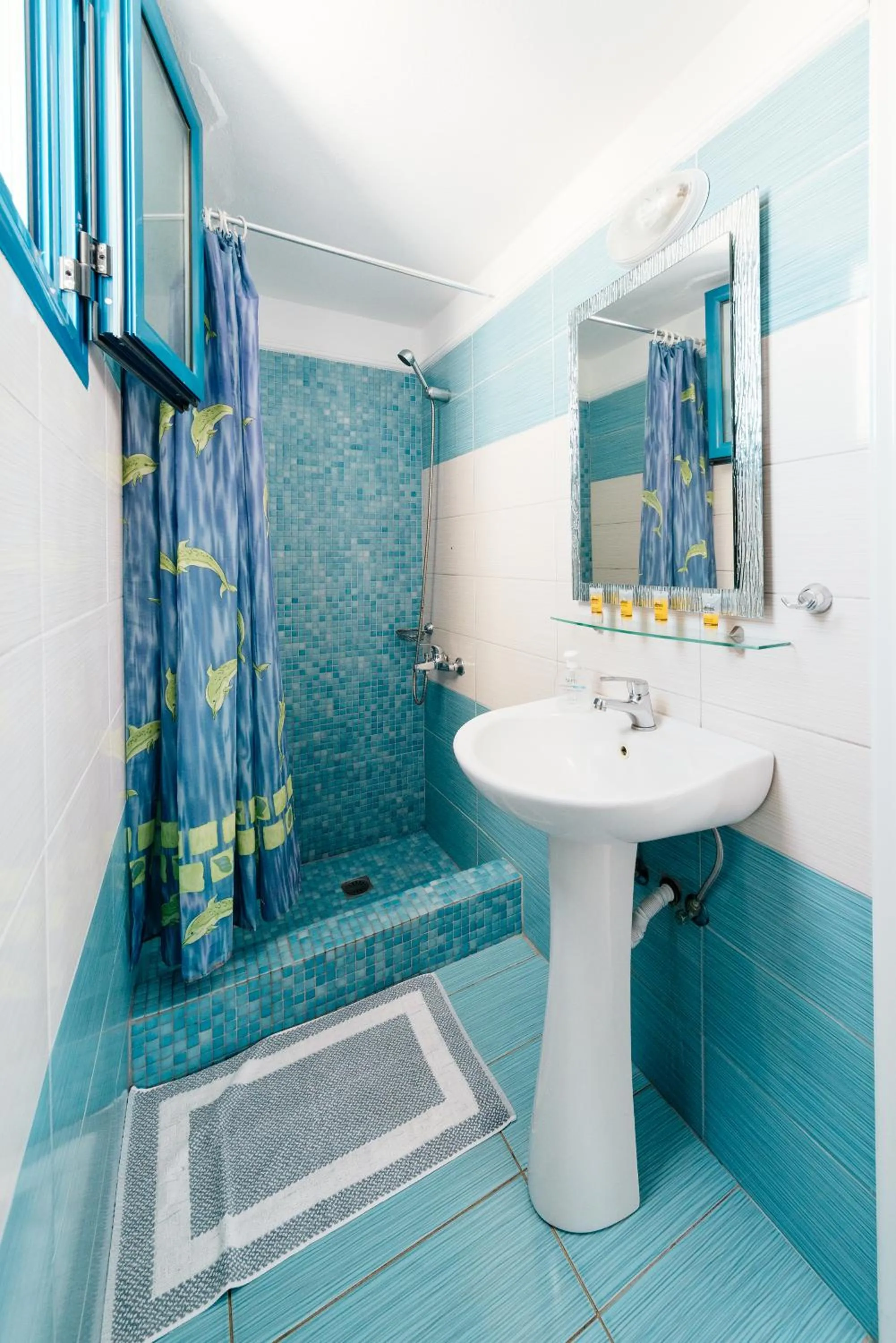 Bathroom in Honeymoon Beach Studios