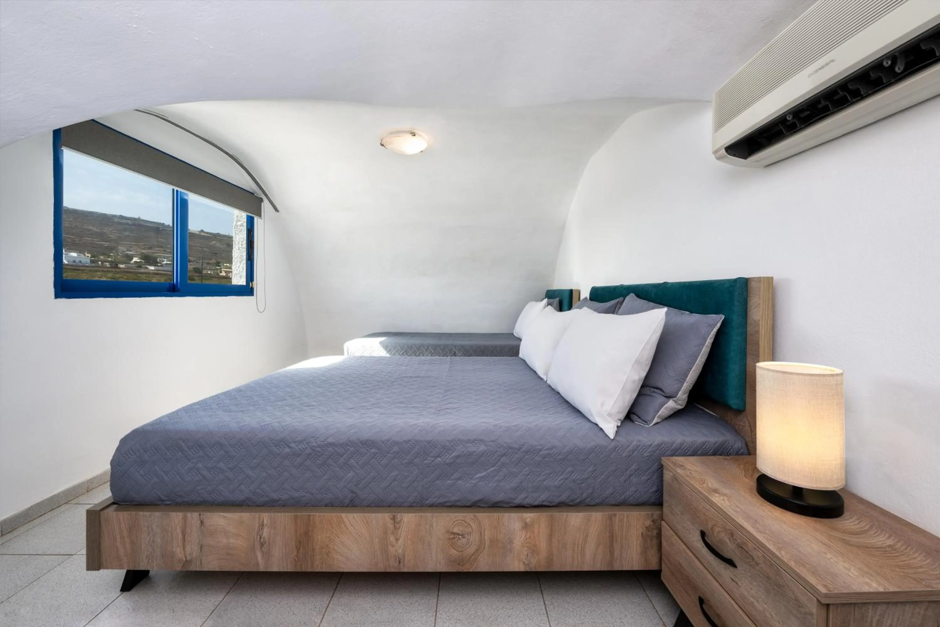 Bedroom, Bed in Honeymoon Beach Studios