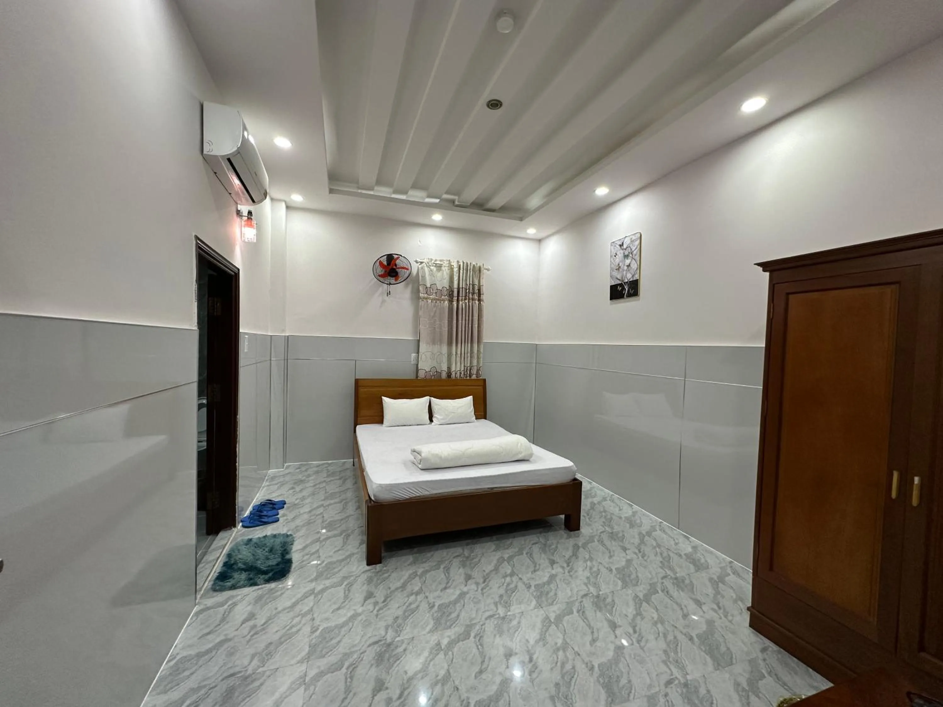 Bedroom, Bed in Hoàng Linh Hotel