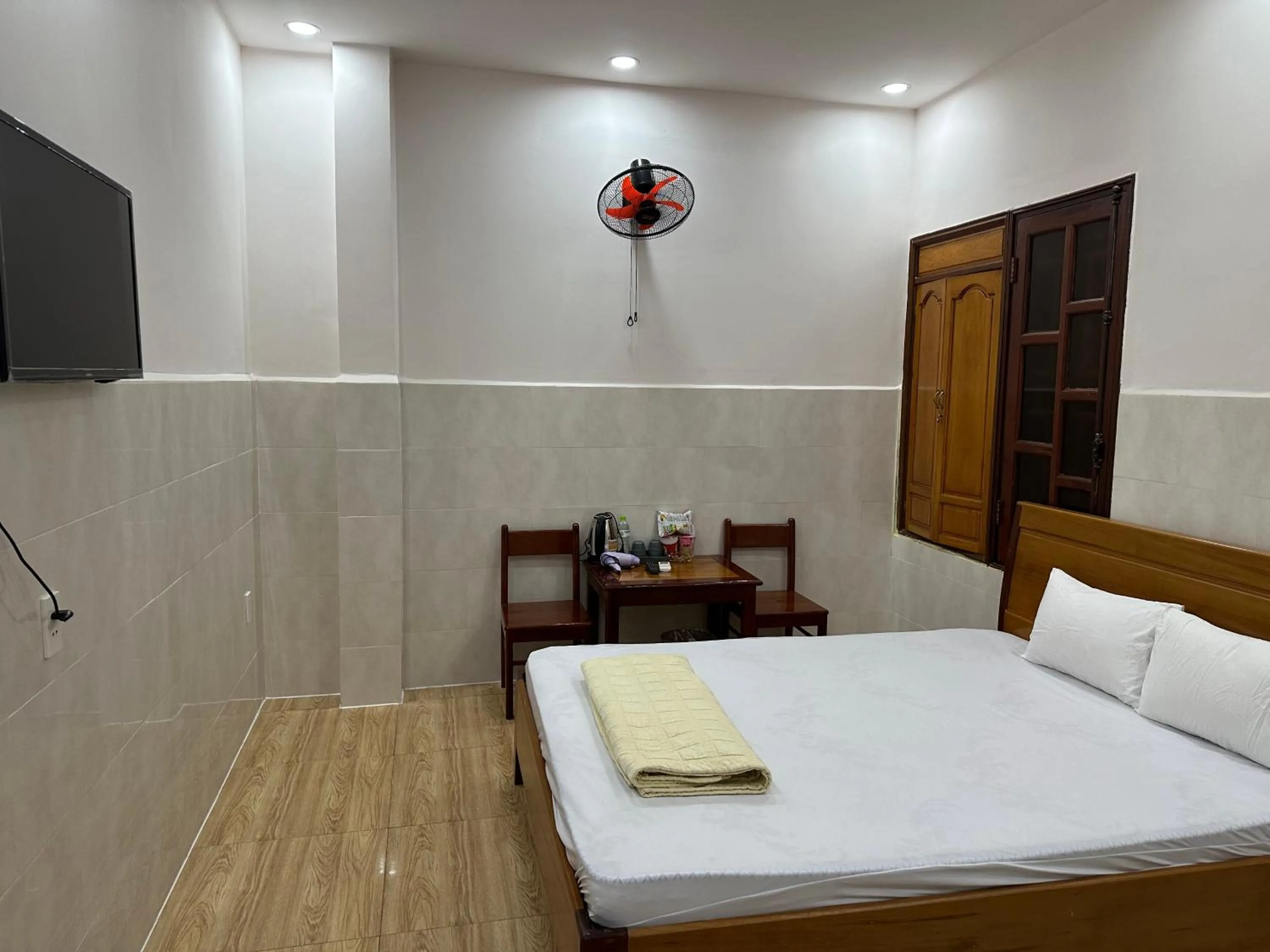 Bedroom, Bed in Hoàng Linh Hotel