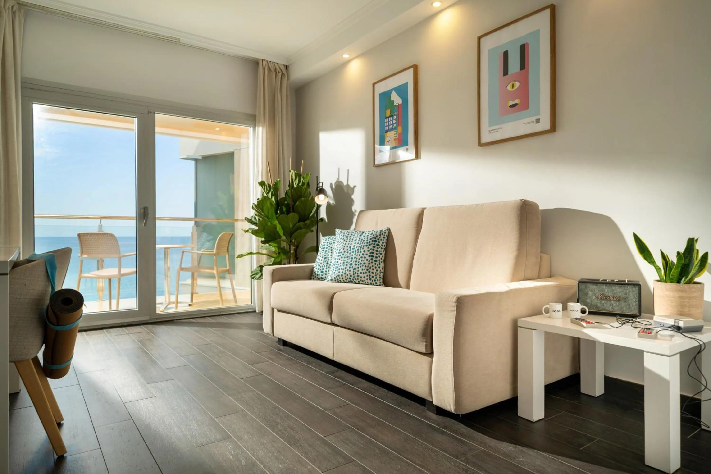 Living room in INNSiDE by Meliá Alicante Porta Maris
