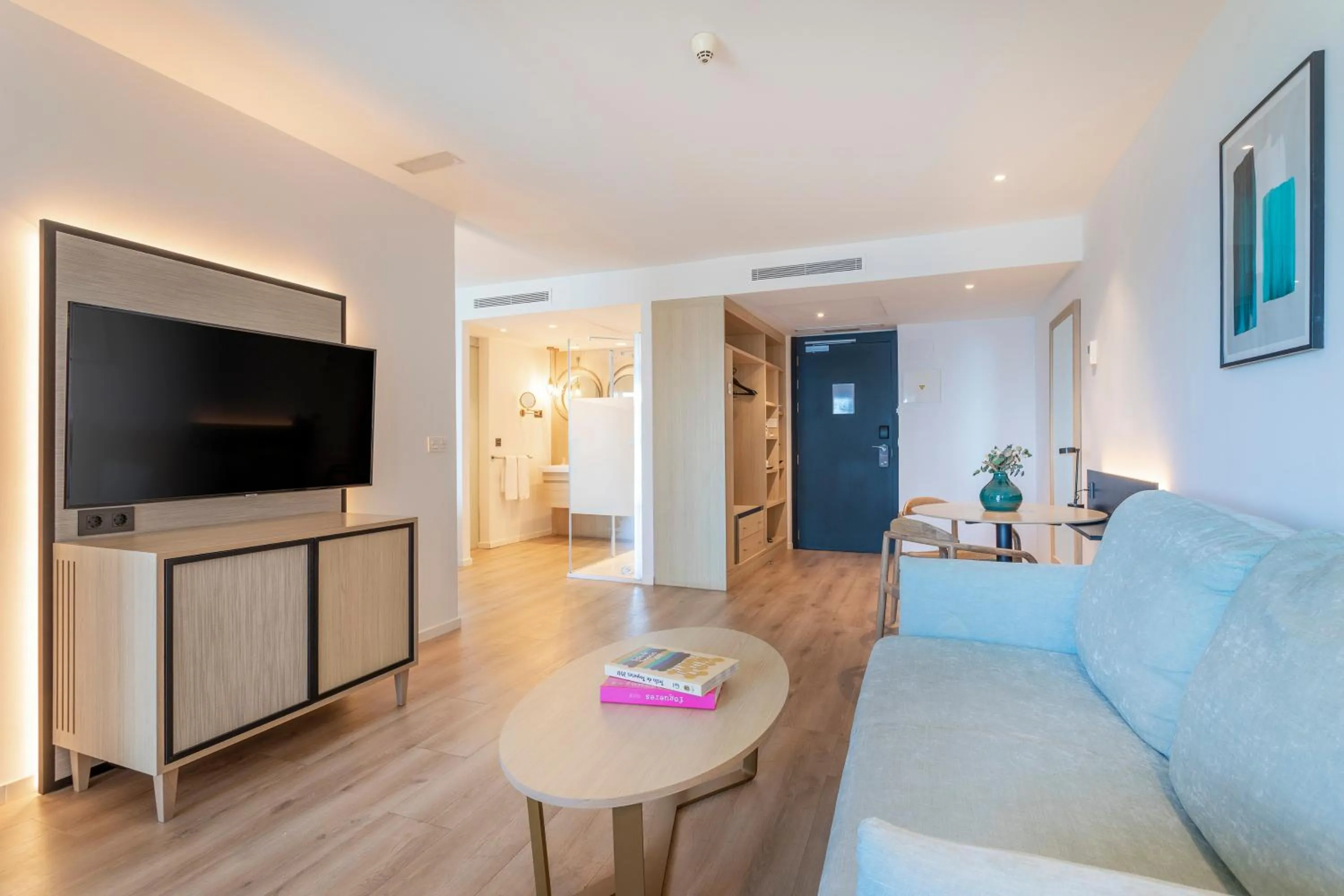 Seating area in INNSiDE by Meliá Alicante Porta Maris