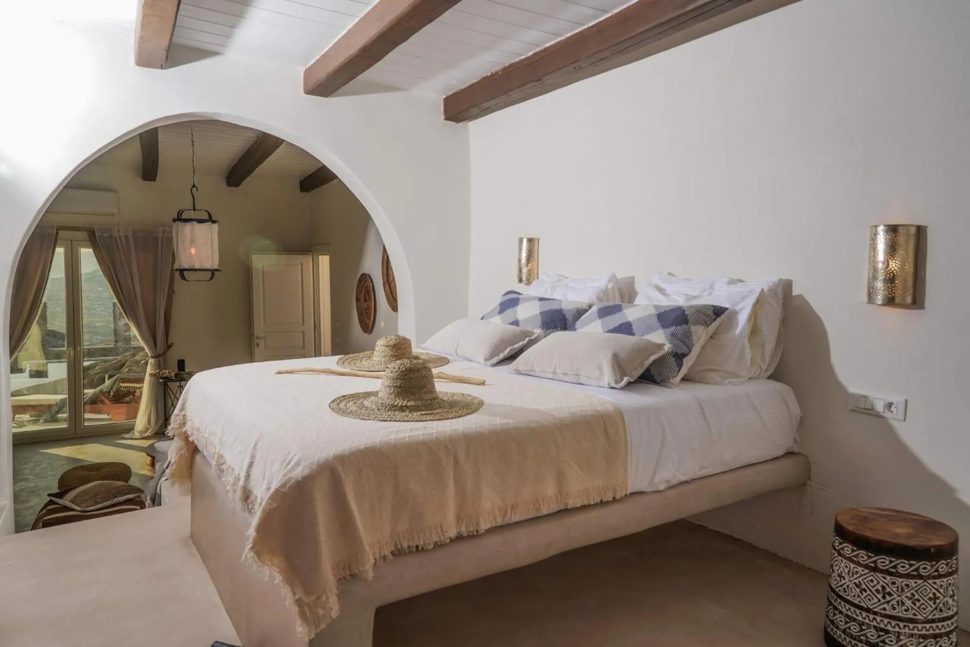 Bed in Mykonos High Villa