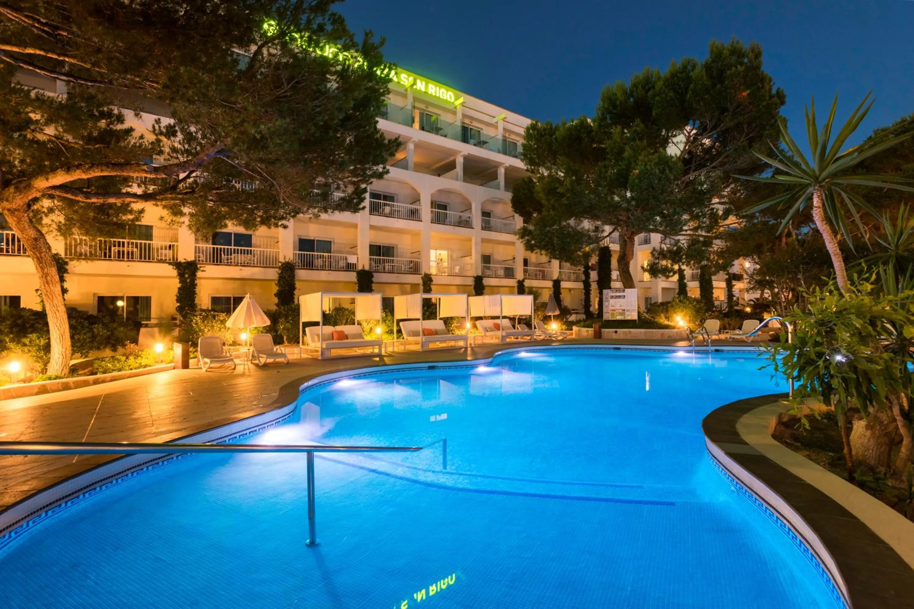 Property building in Houm Plaza Son Rigo