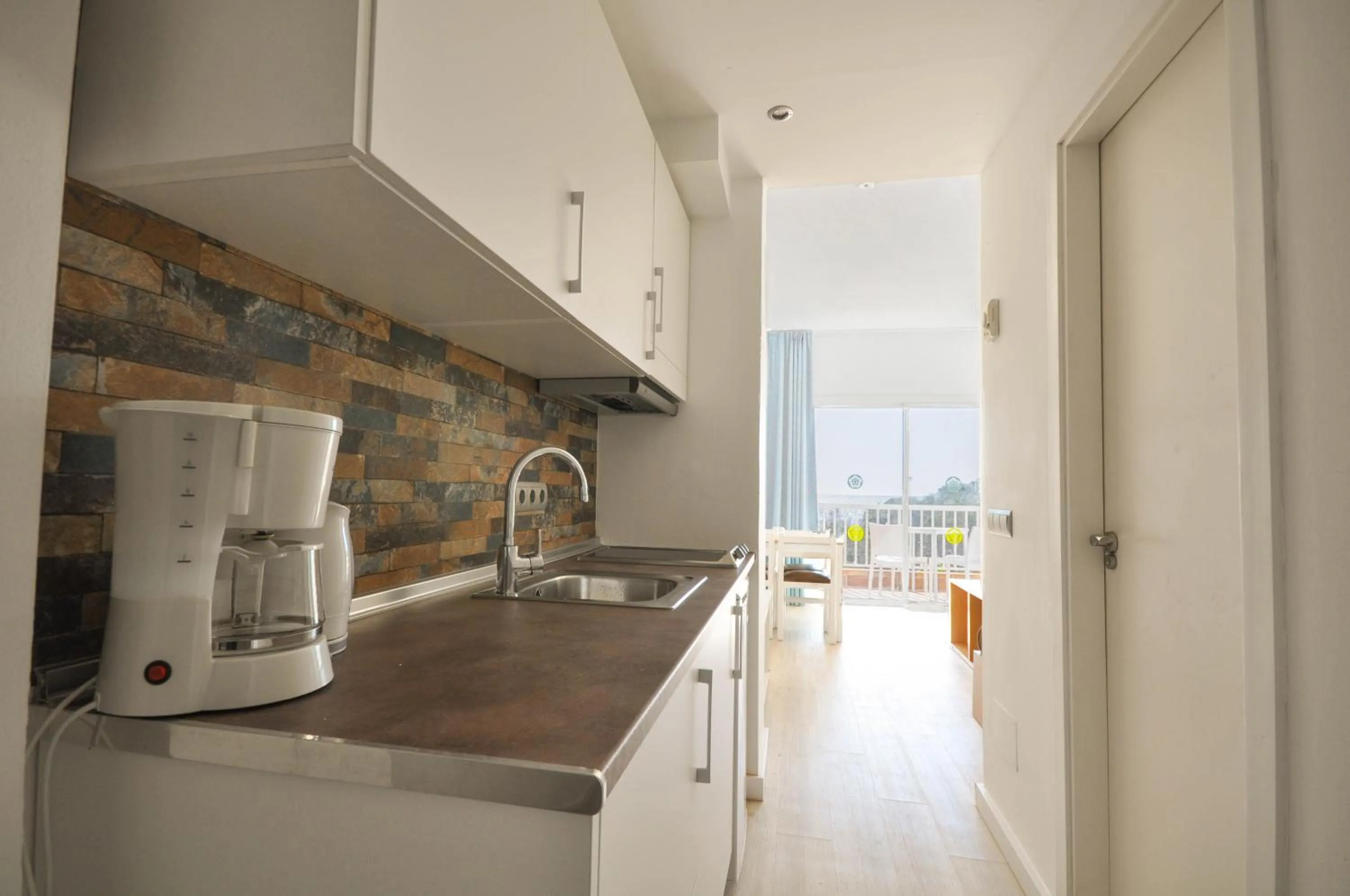 Photo of the whole room in Houm Plaza Son Rigo