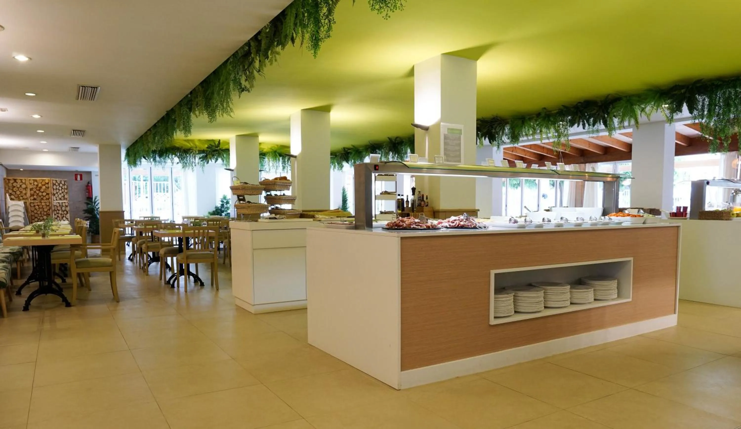 Restaurant/places to eat in Houm Plaza Son Rigo