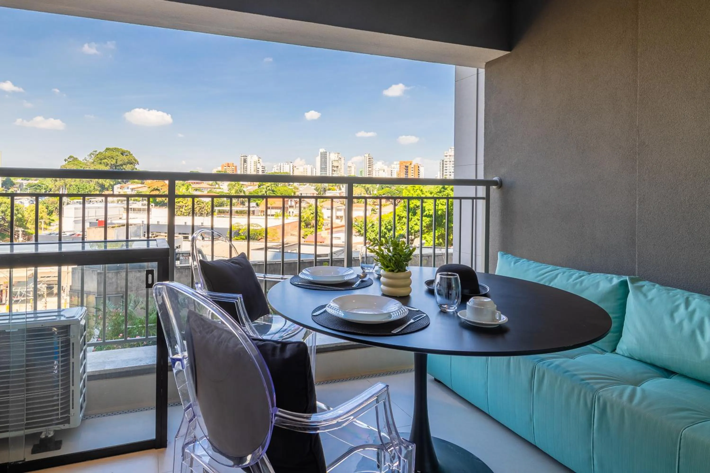 Day in Charlie Thera Ibirapuera