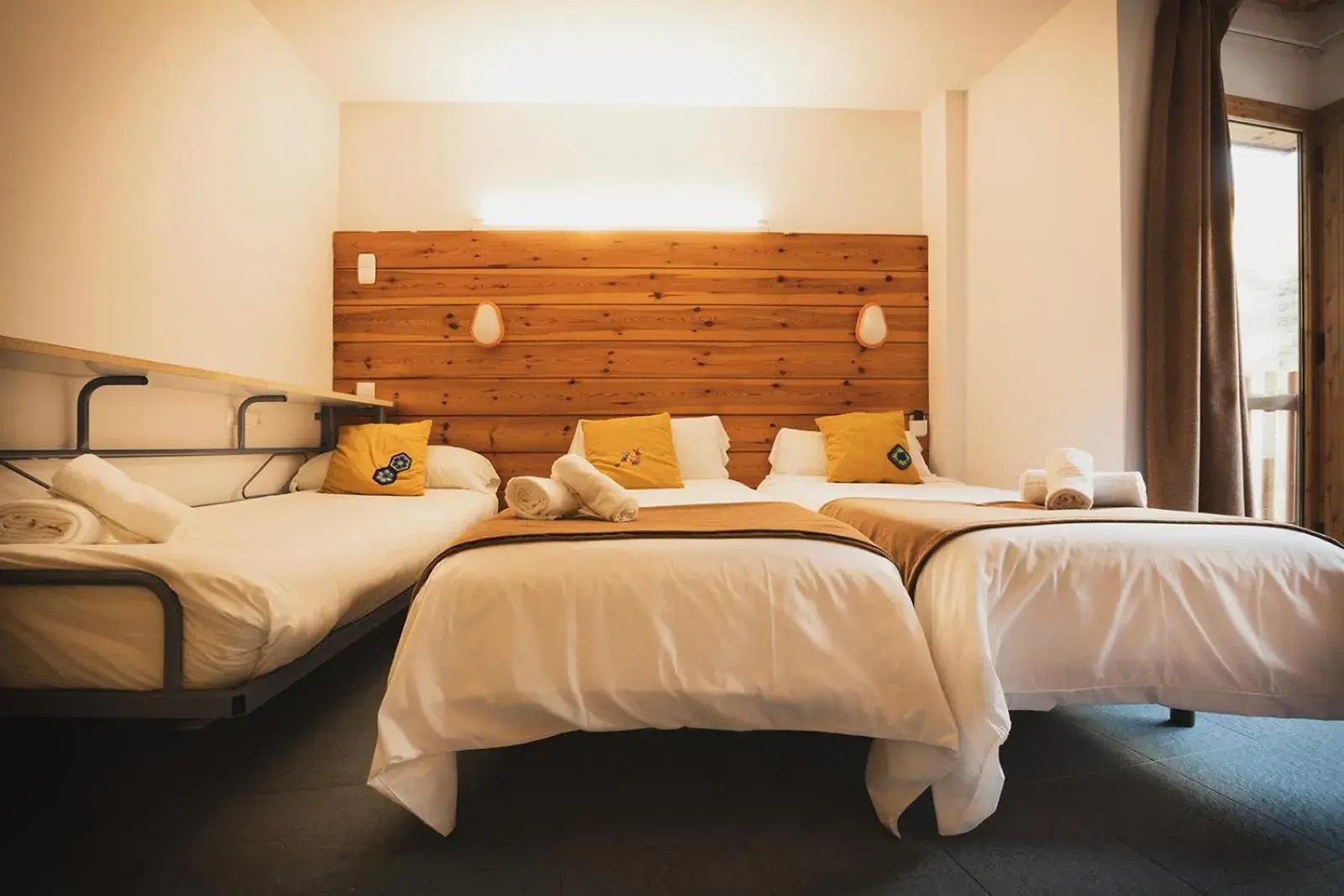 Triple Room in Hotel Restaurant Les Brases Triple Room in Hotel Restaurant Les Brases