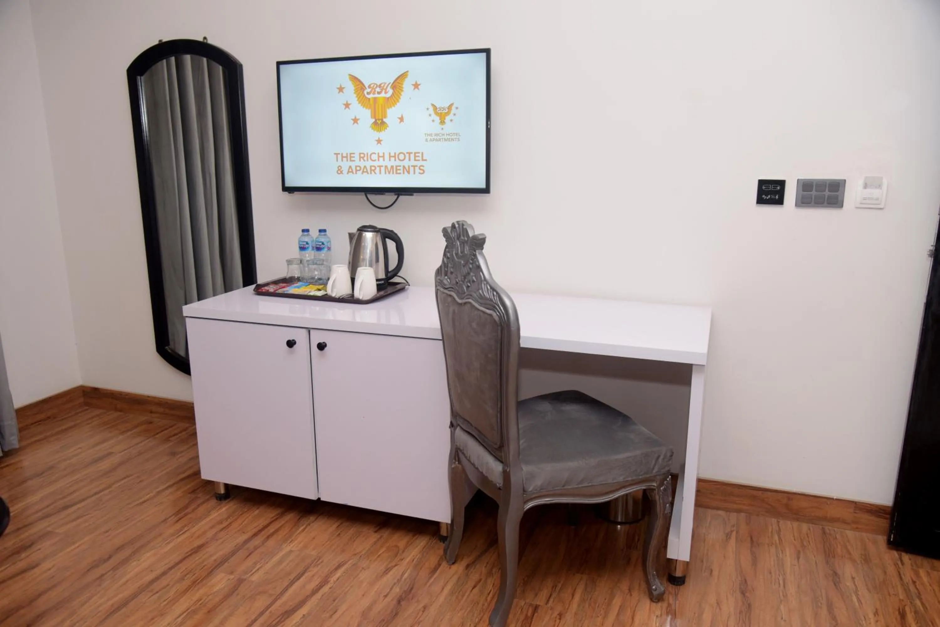 The Rich Hotel & Apartments