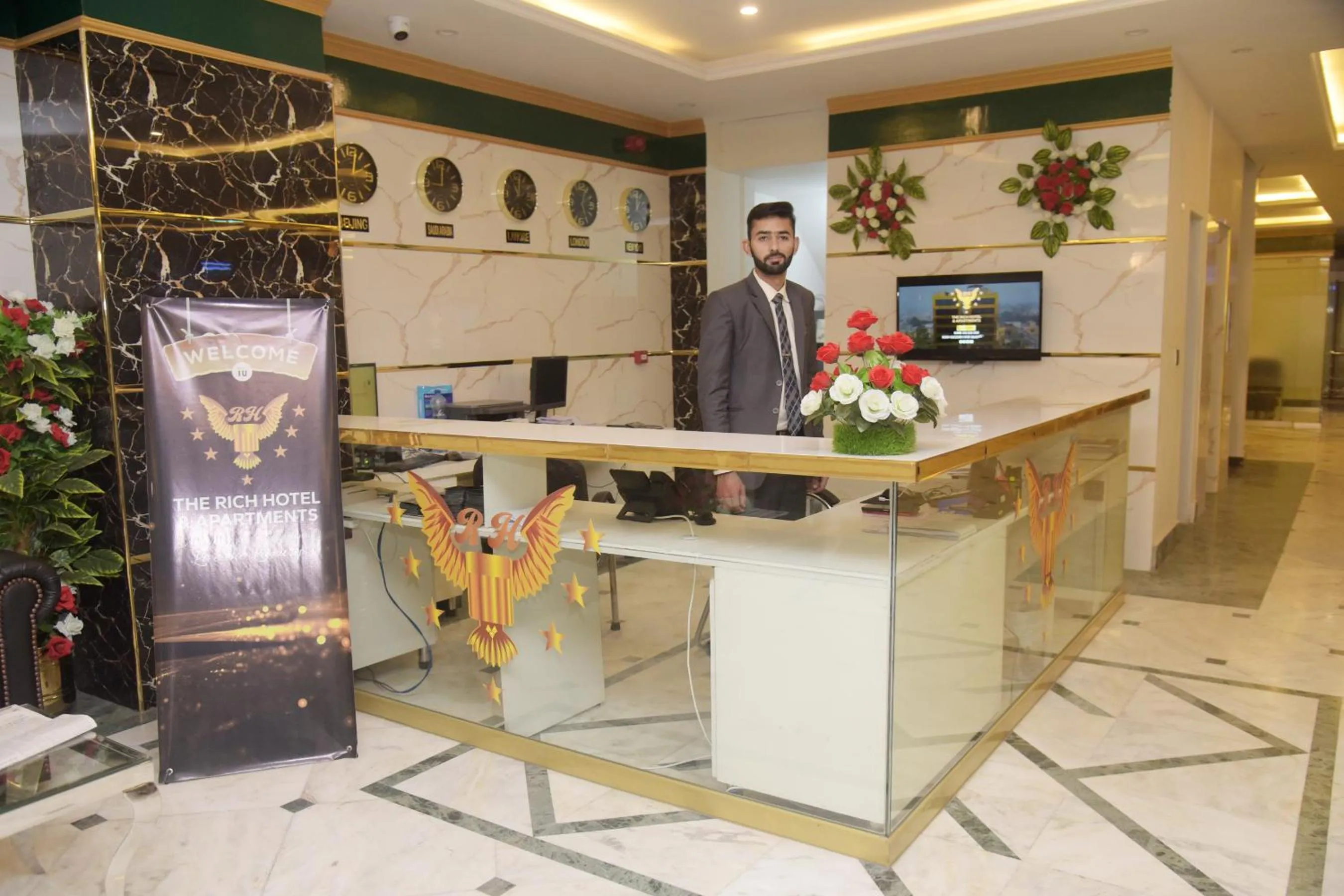 Lobby or reception in The Rich Hotel & Apartments