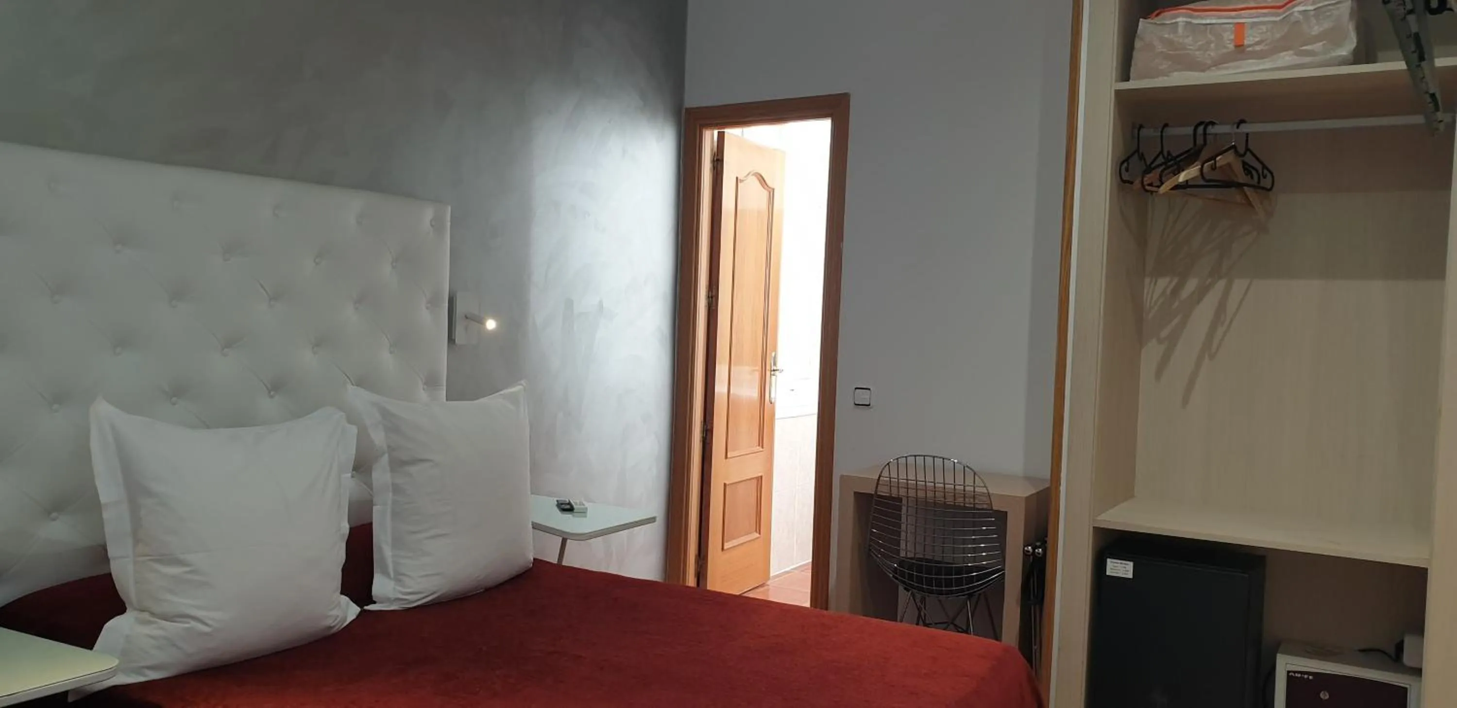 Bed in Hostal Las Fuentes