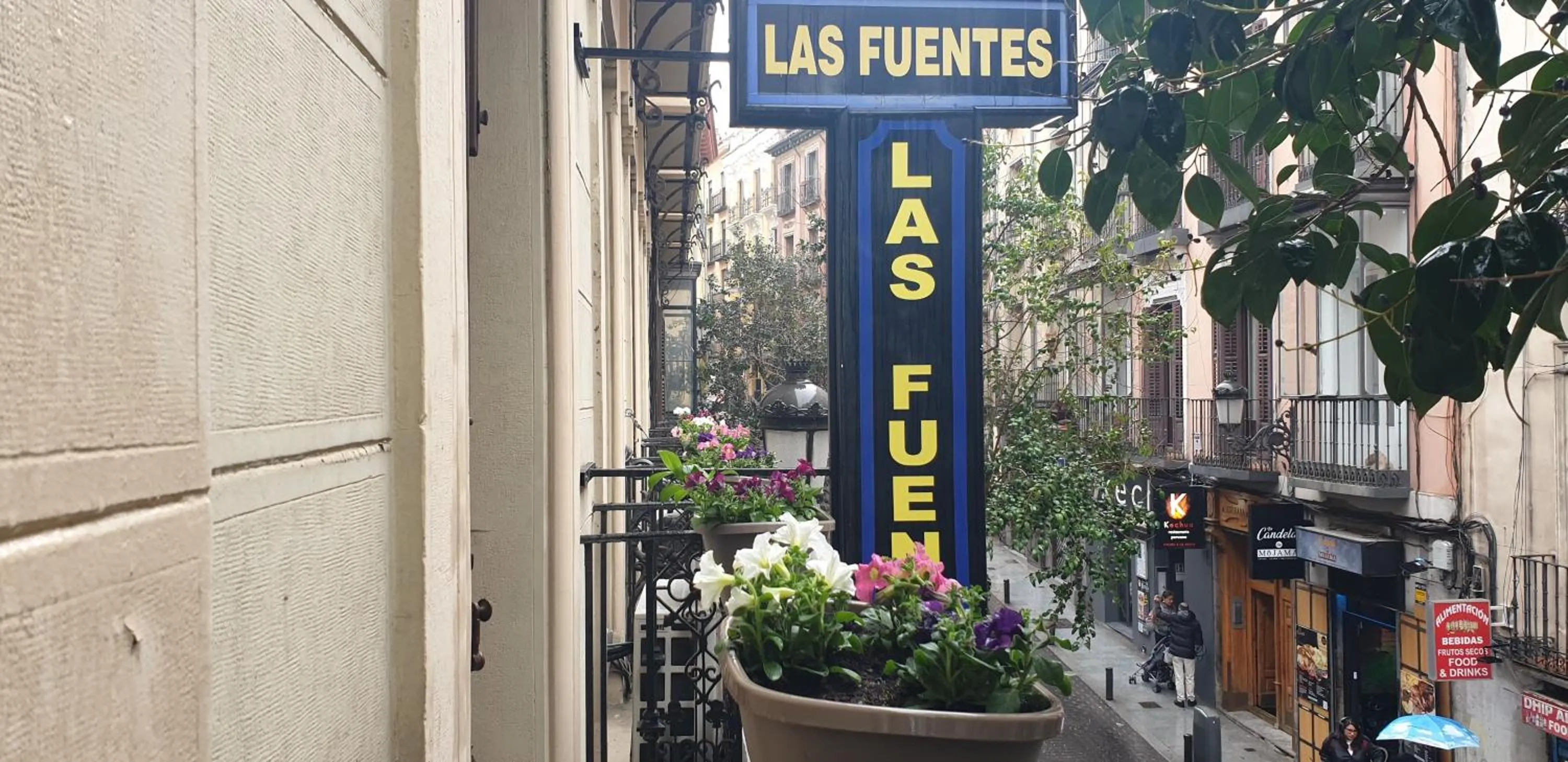 Property building in Hostal Las Fuentes
