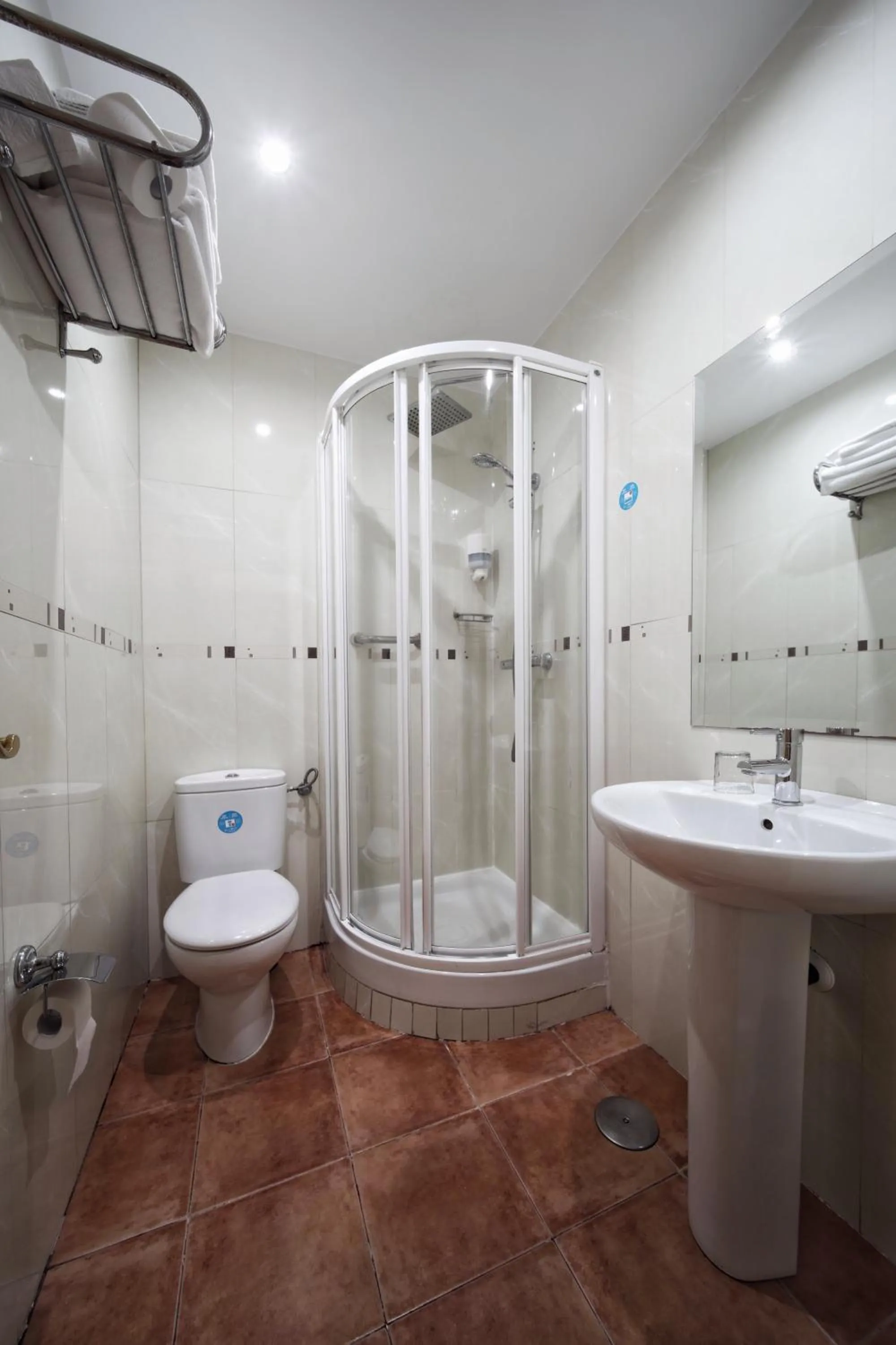 Shower in Hostal Las Fuentes