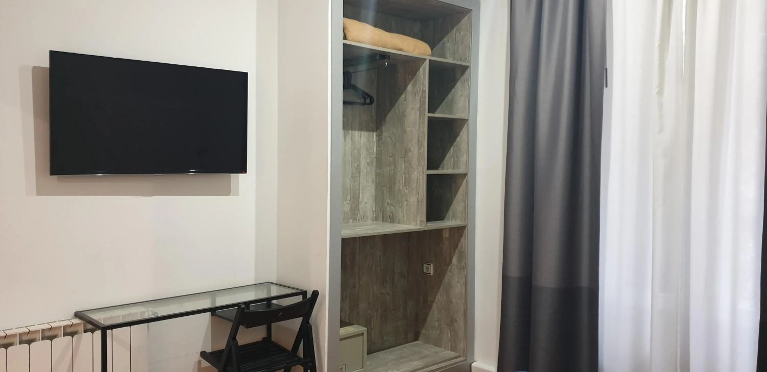 TV and multimedia in Hostal Las Fuentes