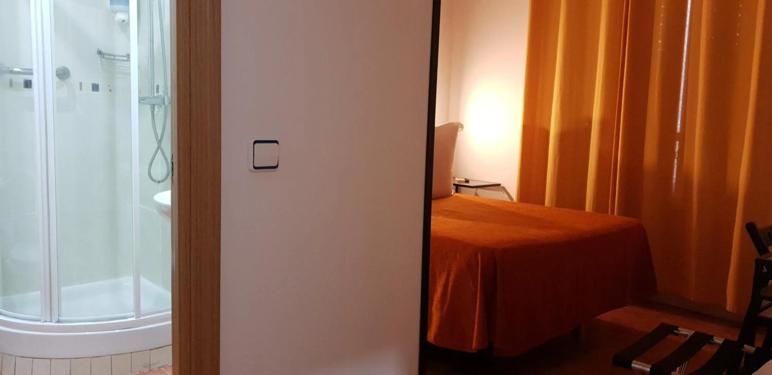 Bed in Hostal Las Fuentes