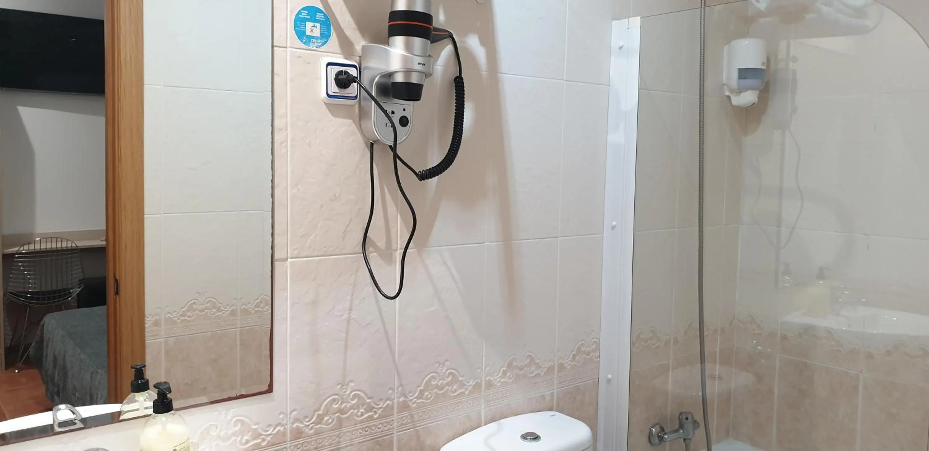 Bathroom in Hostal Las Fuentes