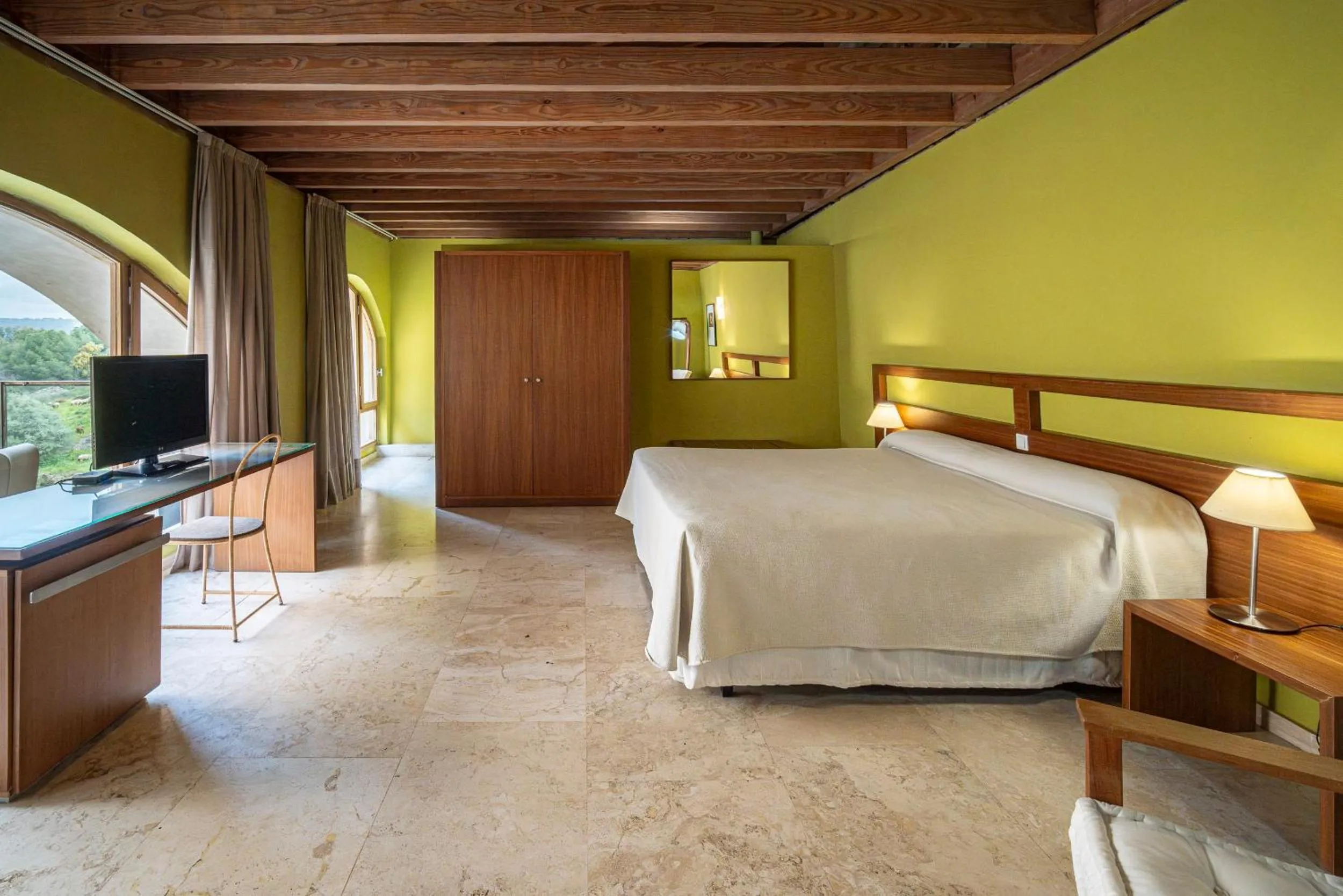 Bed in Hotel Conventual de Alcántara