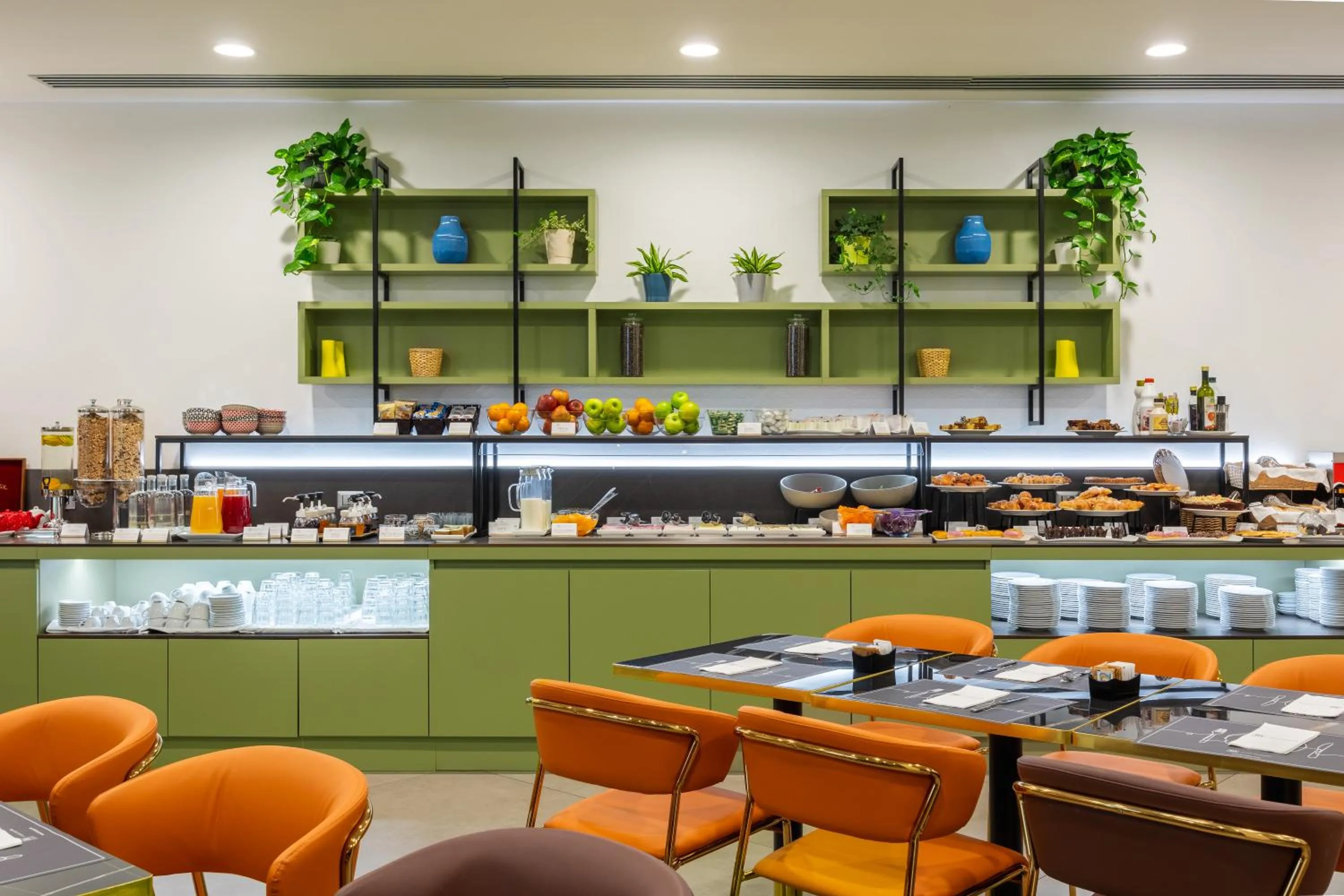 Breakfast in IH Hotels Milano Centrale