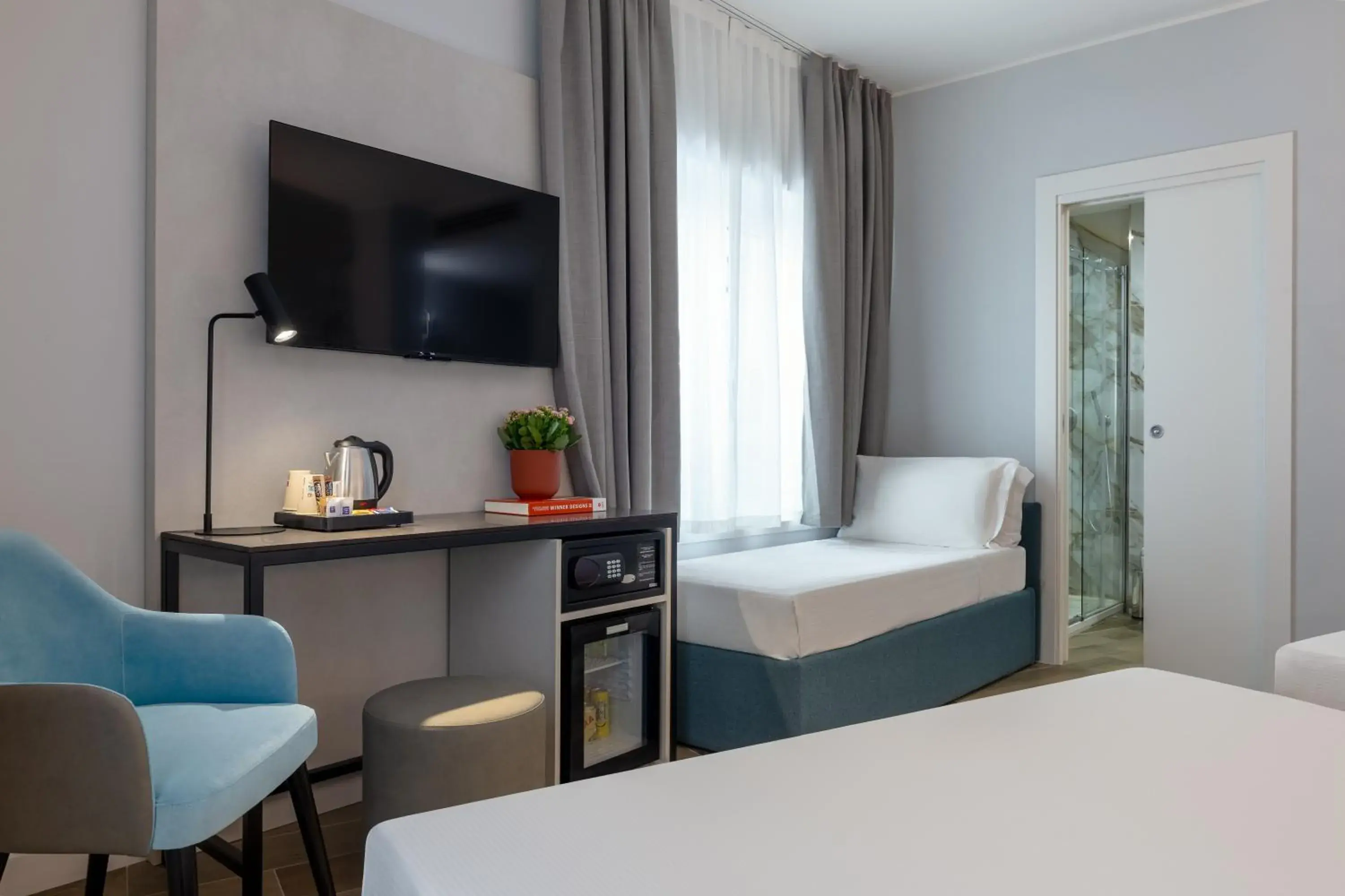 Family Double Room in IH Hotels Milano Centrale Family Double Room in IH Hotels Milano Centrale