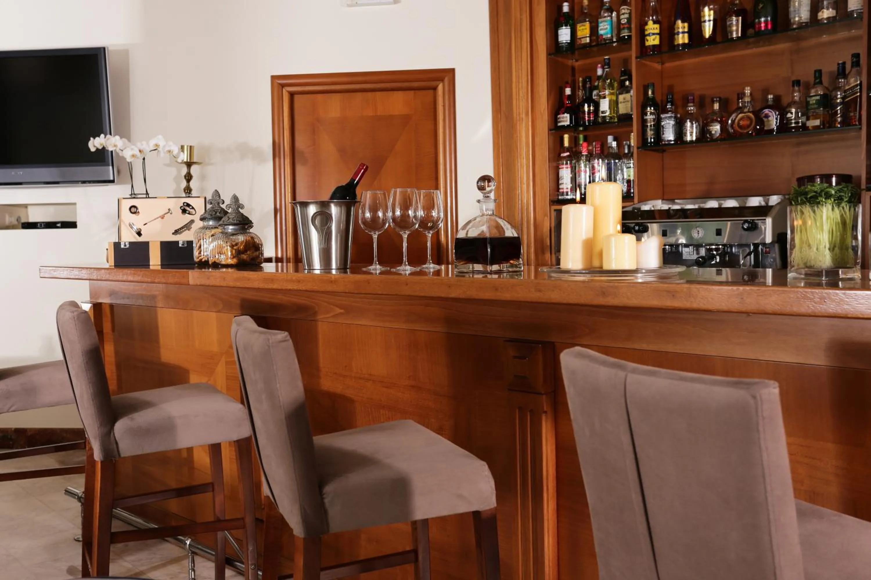 Lounge or bar in Chloe Luxury Hotel