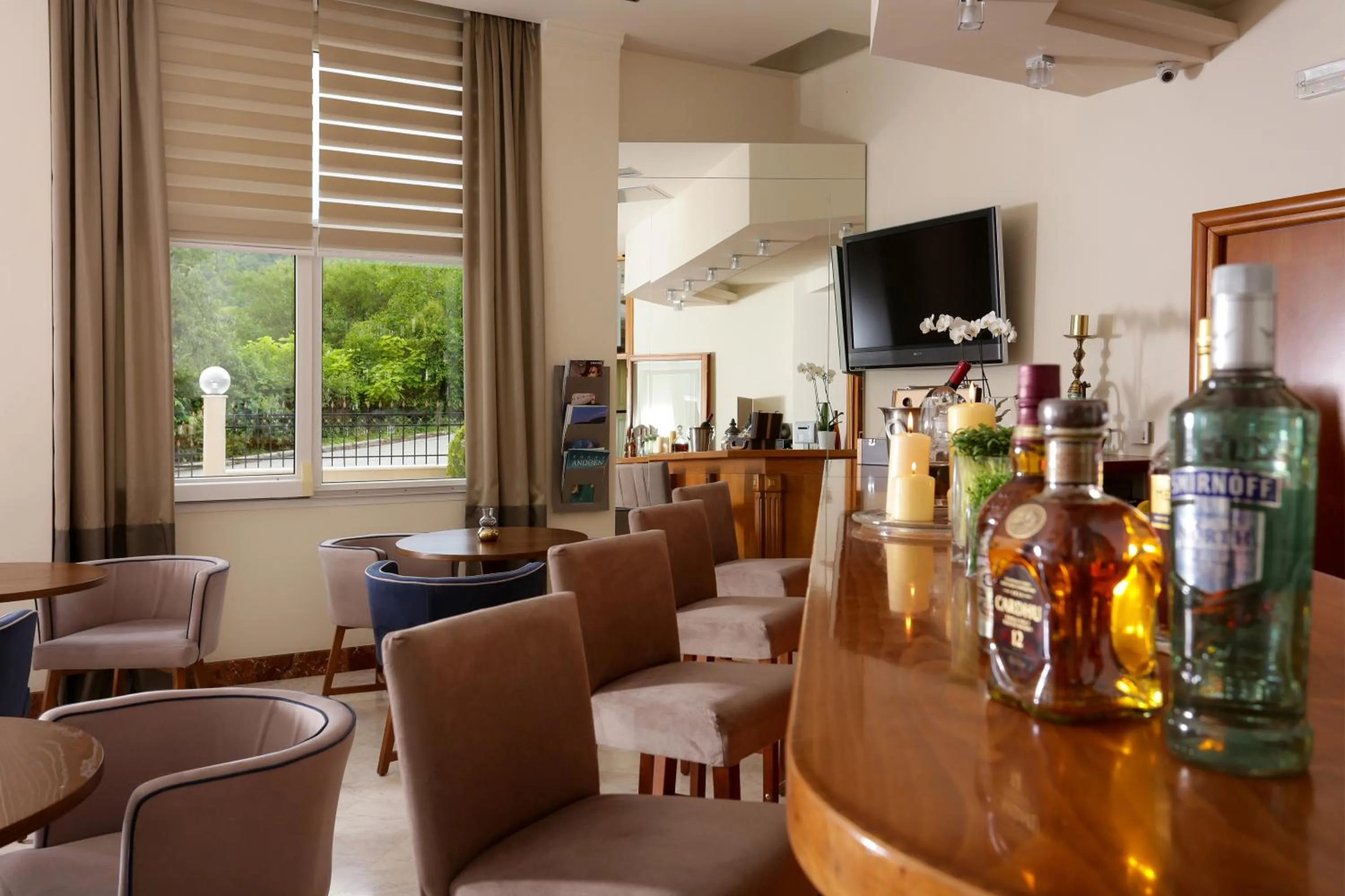 Lounge or bar in Chloe Luxury Hotel