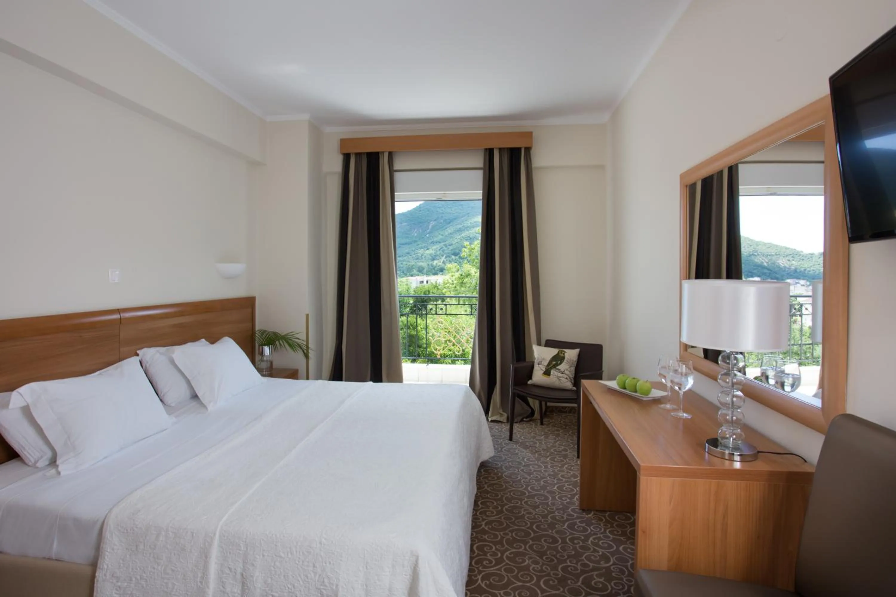 Photo of the whole room, Bed in Chloe Luxury Hotel