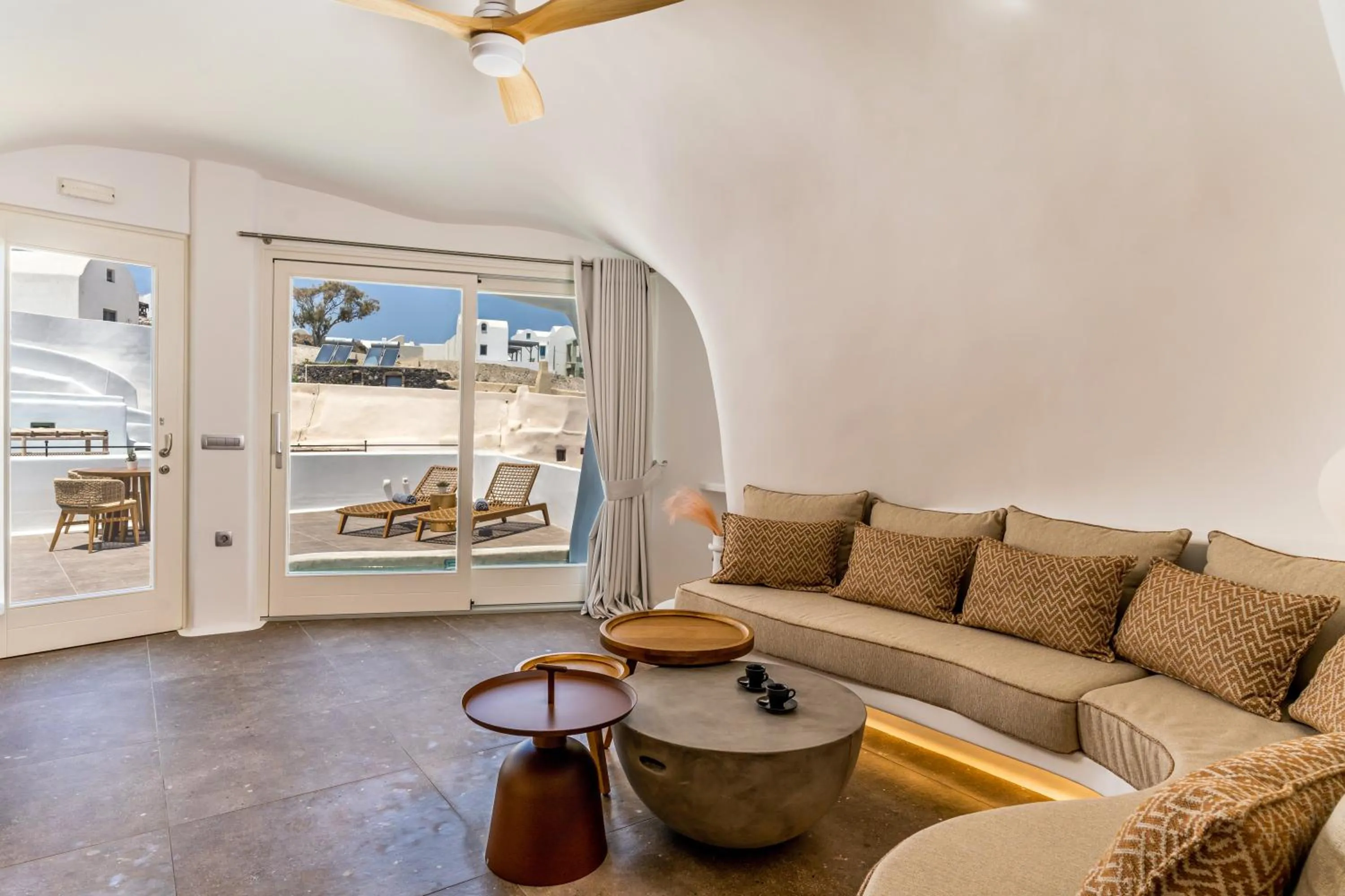 Living room in Victoria Caves